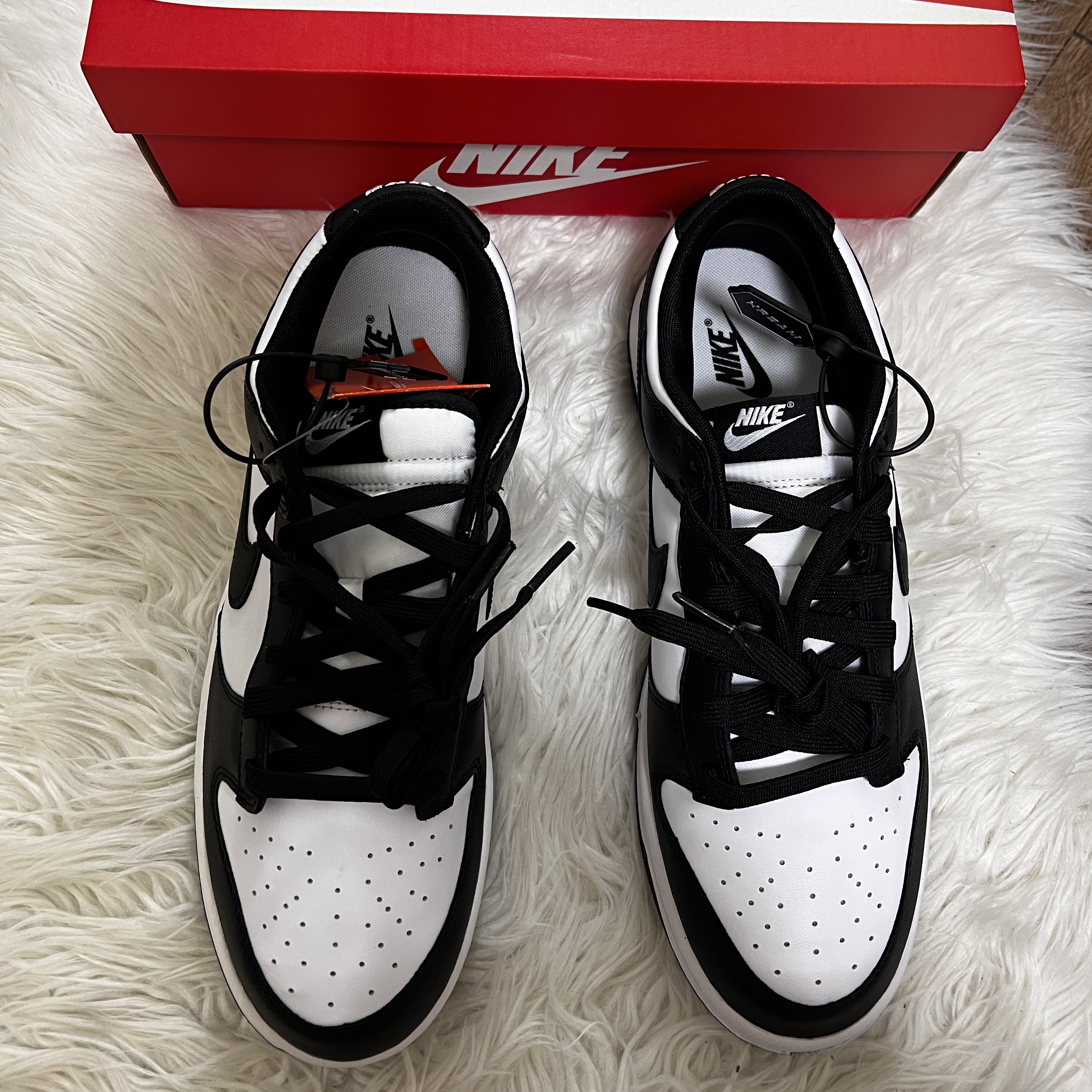 Nike Dunk Low Retro Black 착용 스타일 - 2