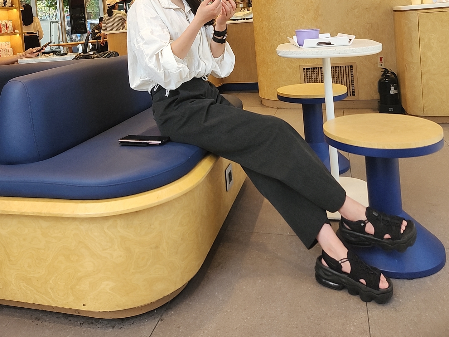 (W) Nike Air Max Koko Sandal Black 착용 스타일