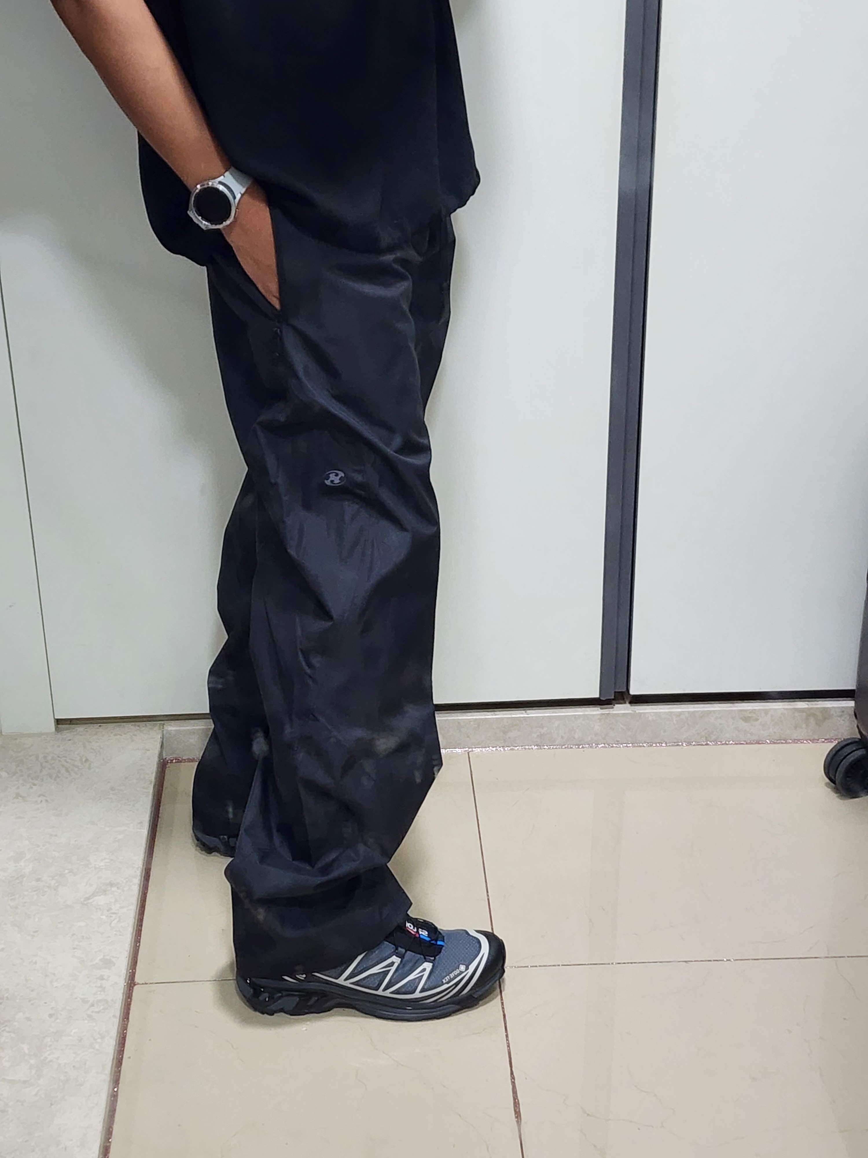 Salomon XT-6 Gore-Tex Black Ebony 착용 스타일 - 1