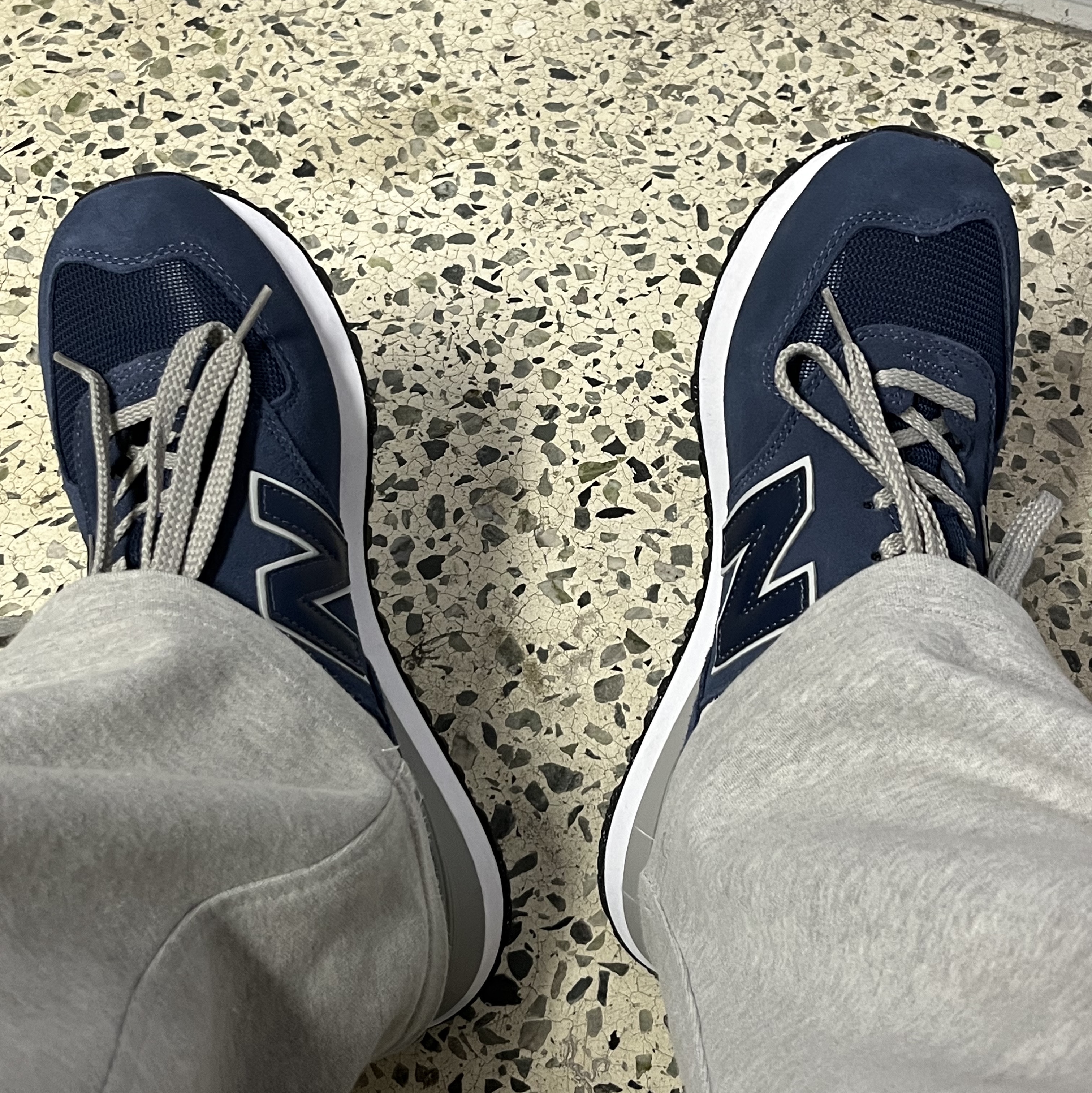 New Balance 574 Navy - D Standard 착용 스타일