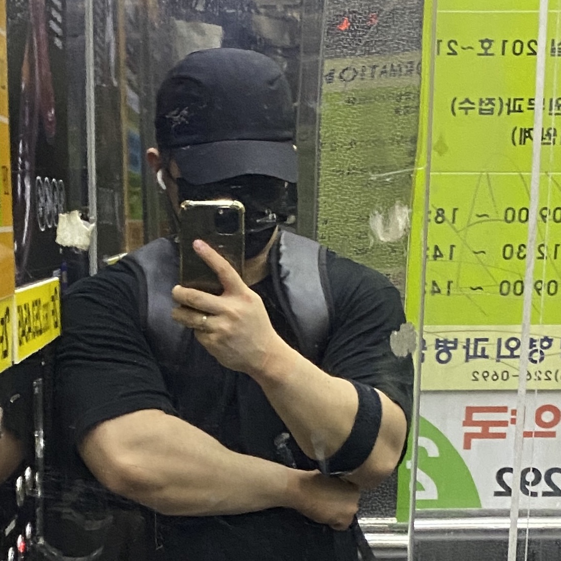 Arc'teryx Calvus Cap Black 착용 스타일