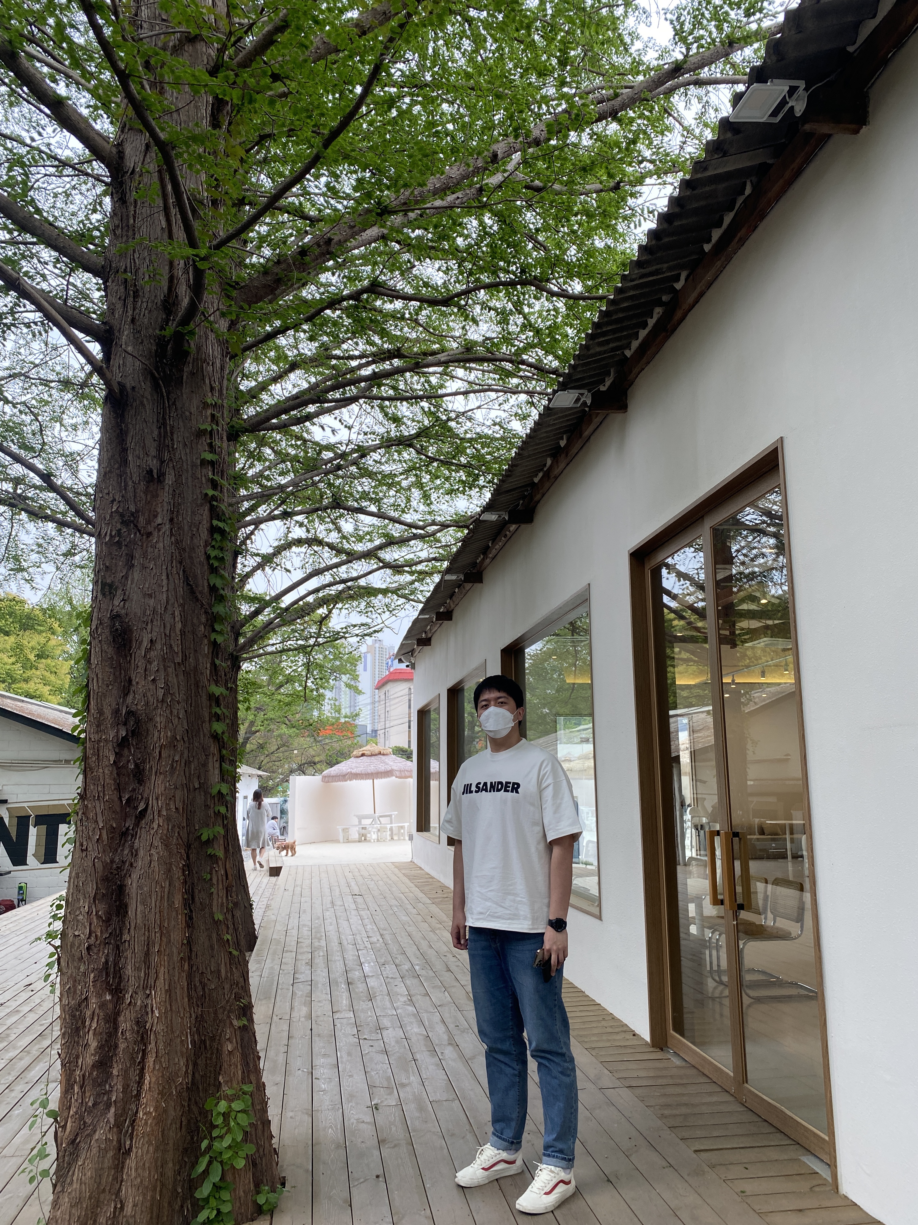 Jil Sander Logo T-Shirt Natural - 22FW, Vans Style 36 Marshmallow Racing Red 착용 스타일 - 1