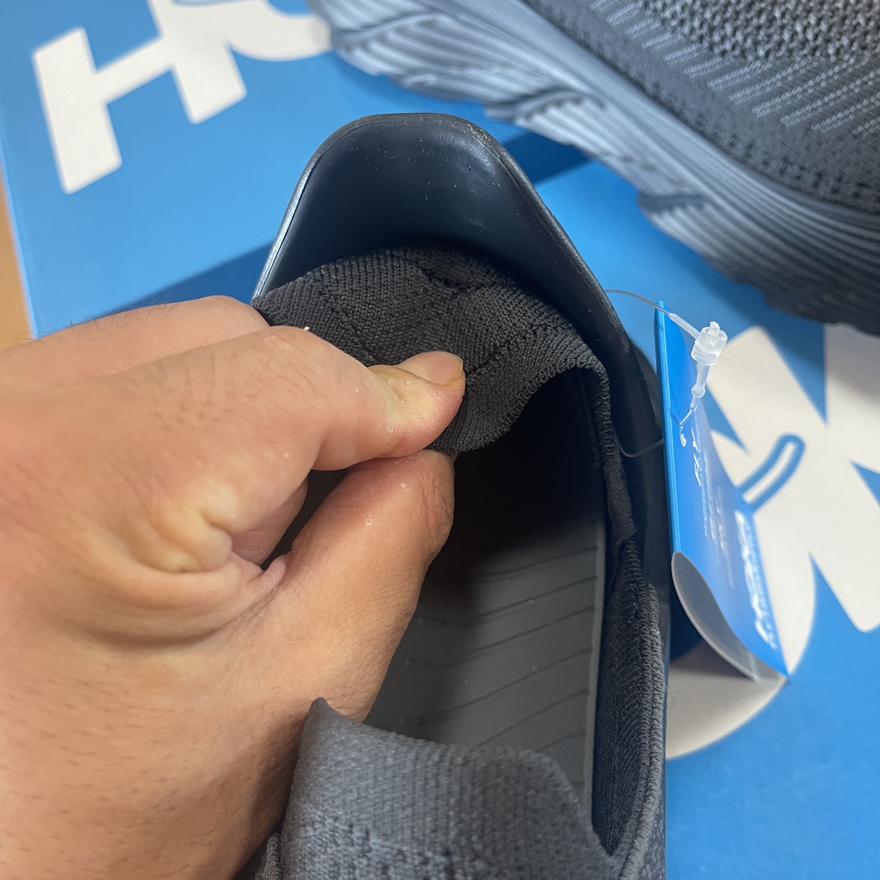Hoka Restore TC Black 착용 스타일 - 4