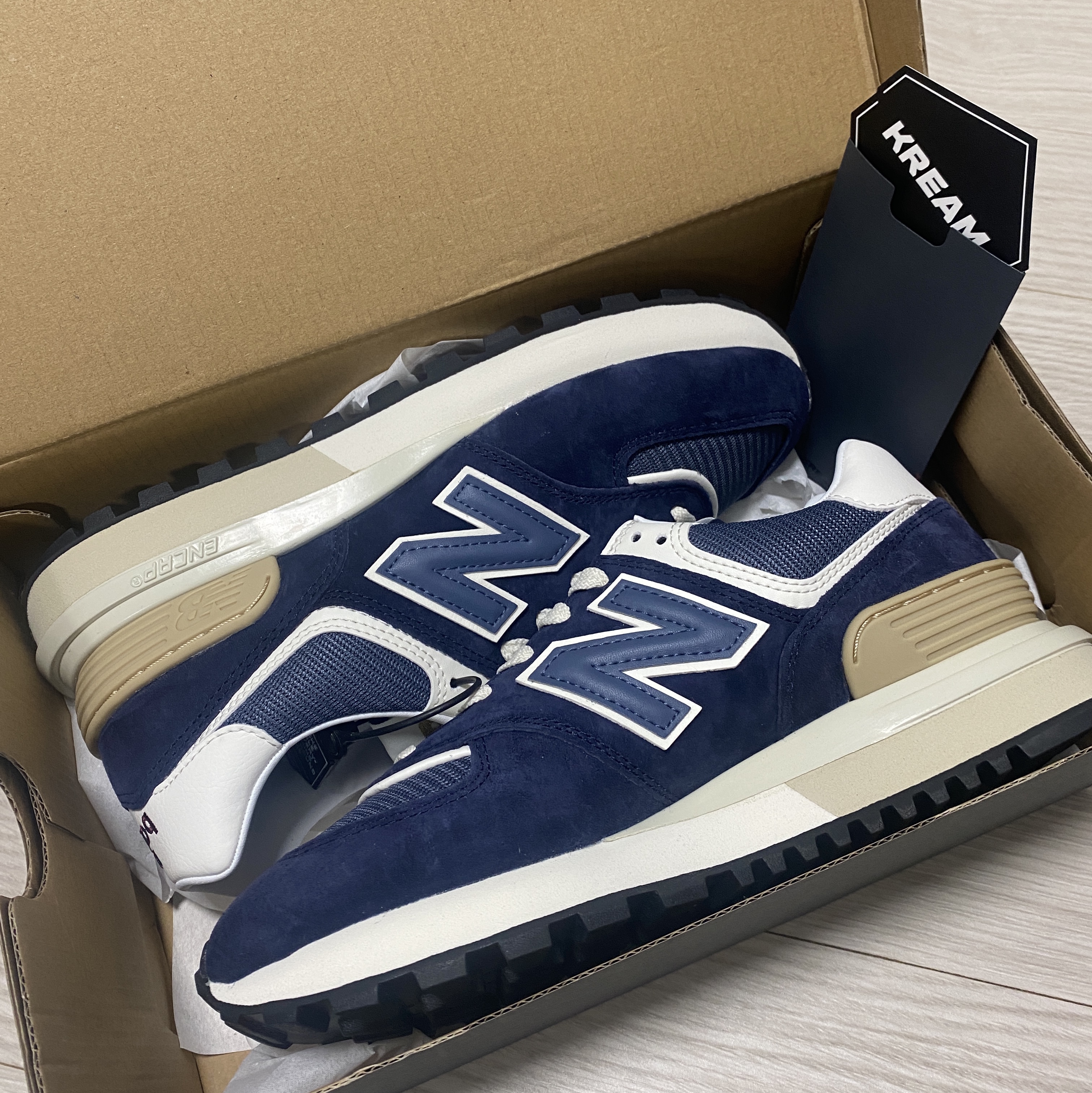New Balance 574 Legacy Navy 착용 스타일 - 2
