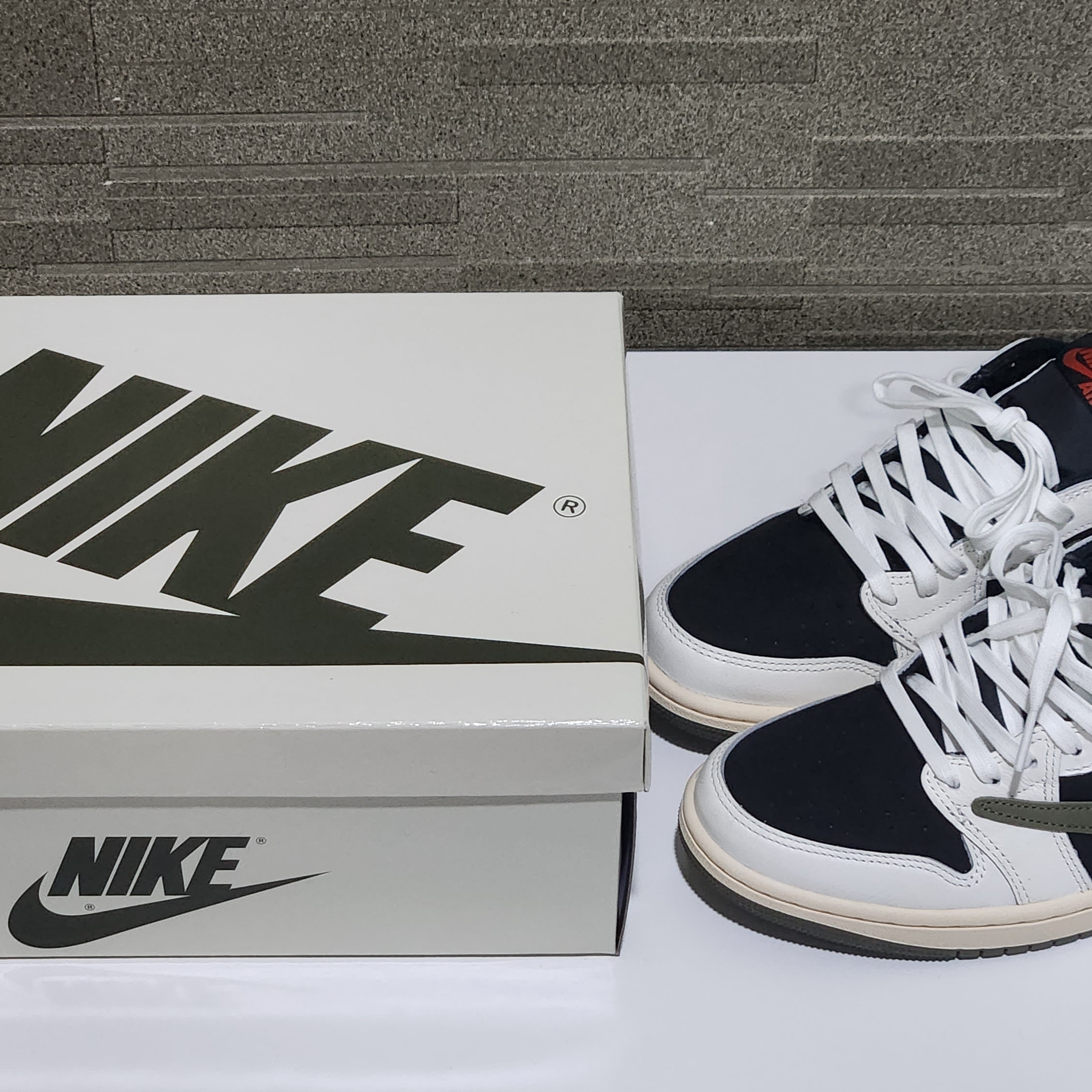 (W) Jordan 1 x Travis Scott Retro Low OG SP Medium Olive 착용 스타일