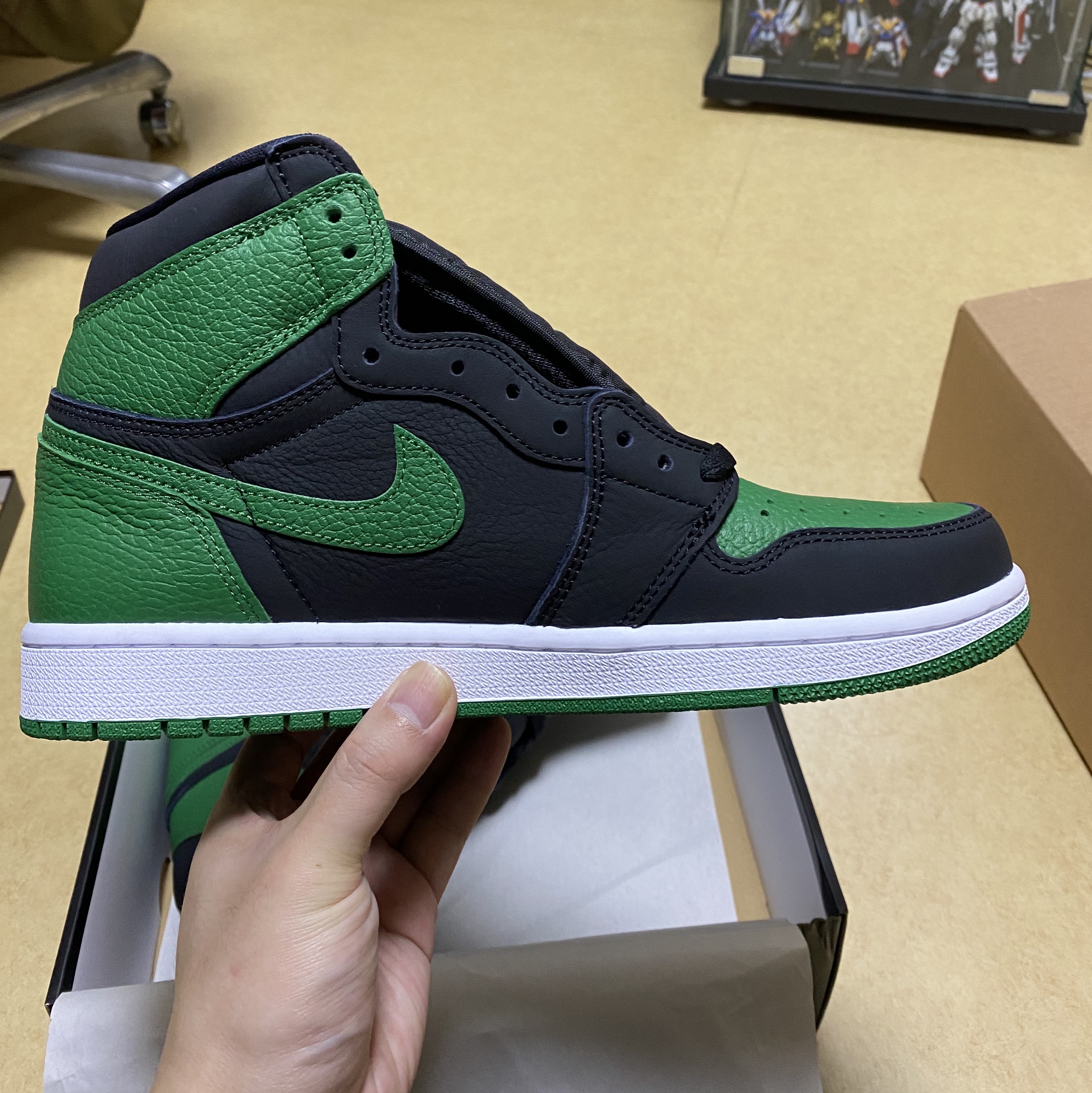 Jordan 1 Retro High OG Pine Green Black 착용 스타일