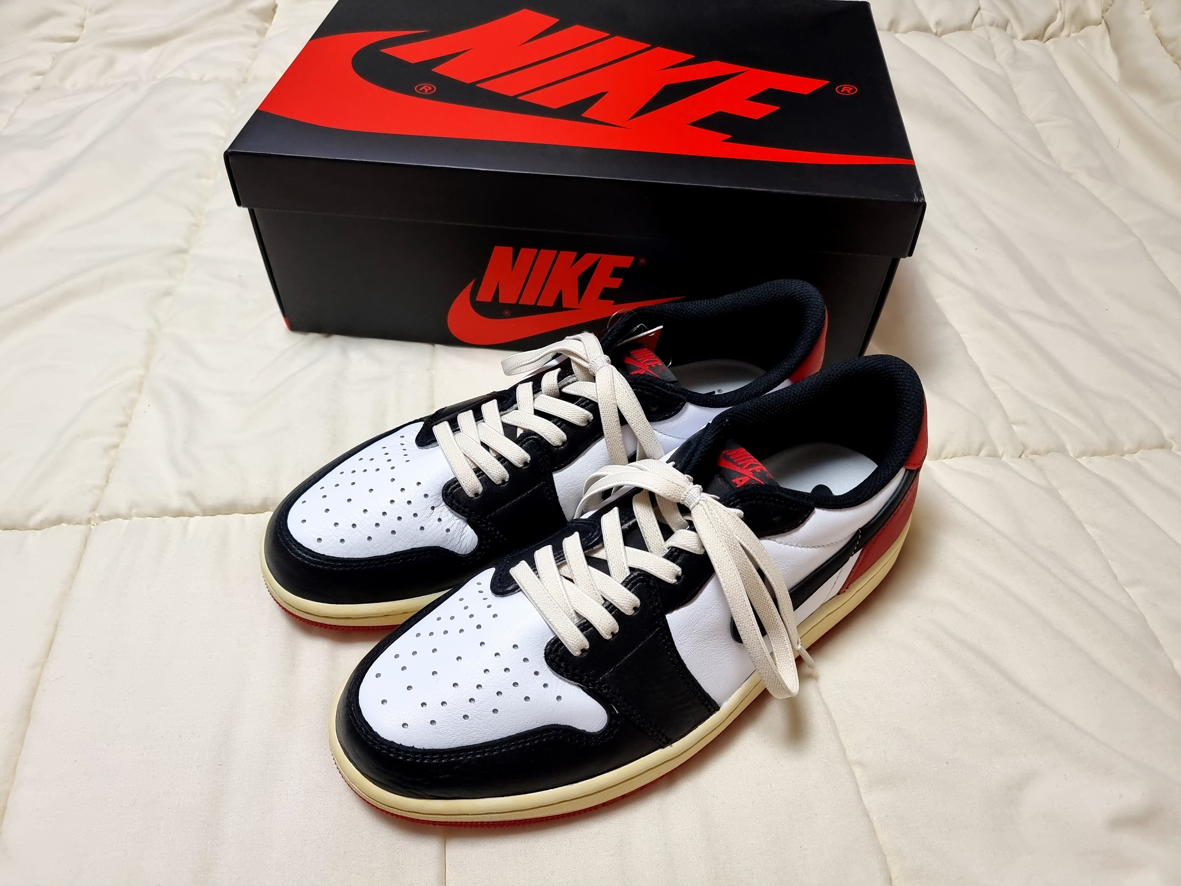 (GS) Jordan 1 Retro Low OG Black Toe, Jordan 1 Retro Low OG Black Toe 착용 스타일 - 1