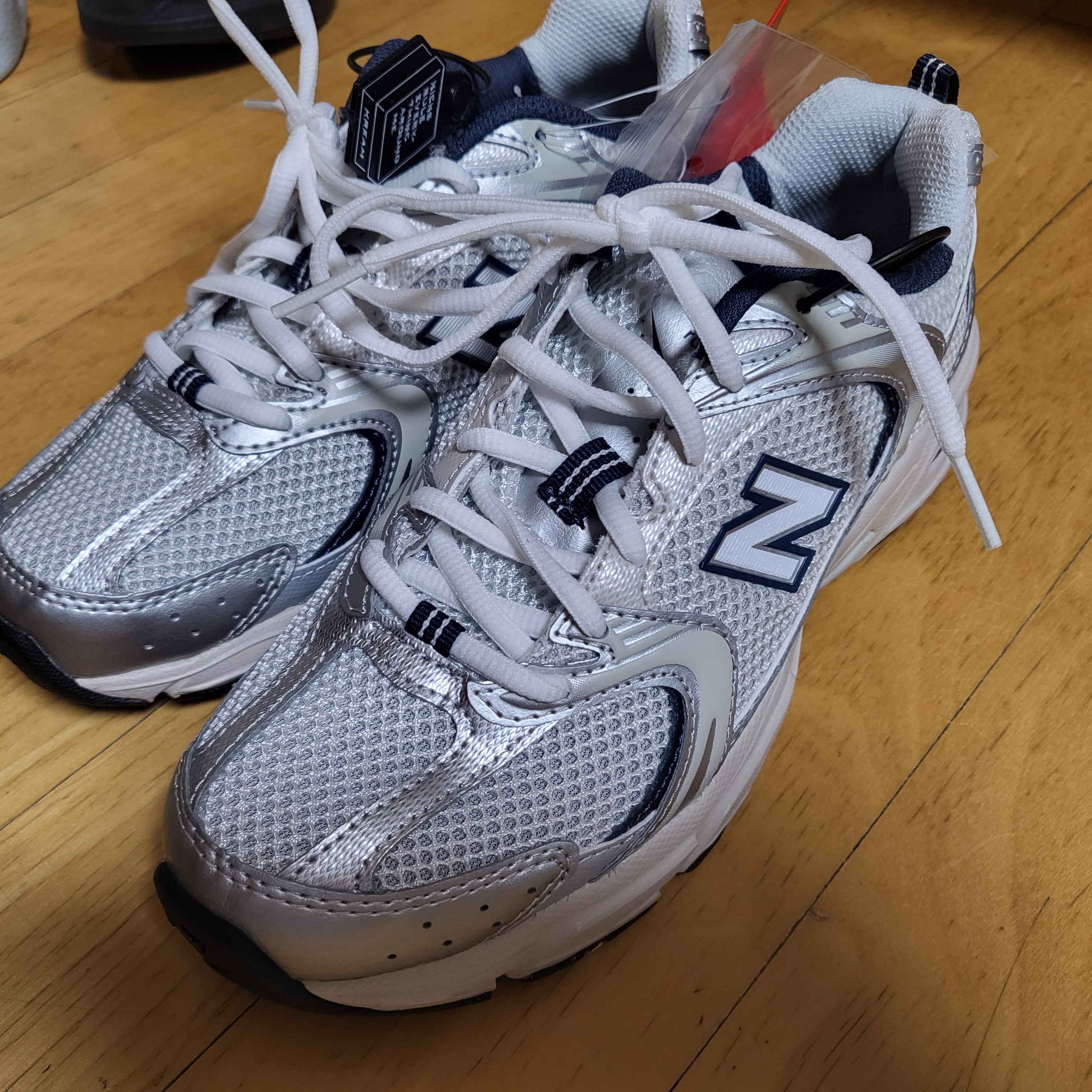 New Balance 530 Steel Grey 착용 스타일