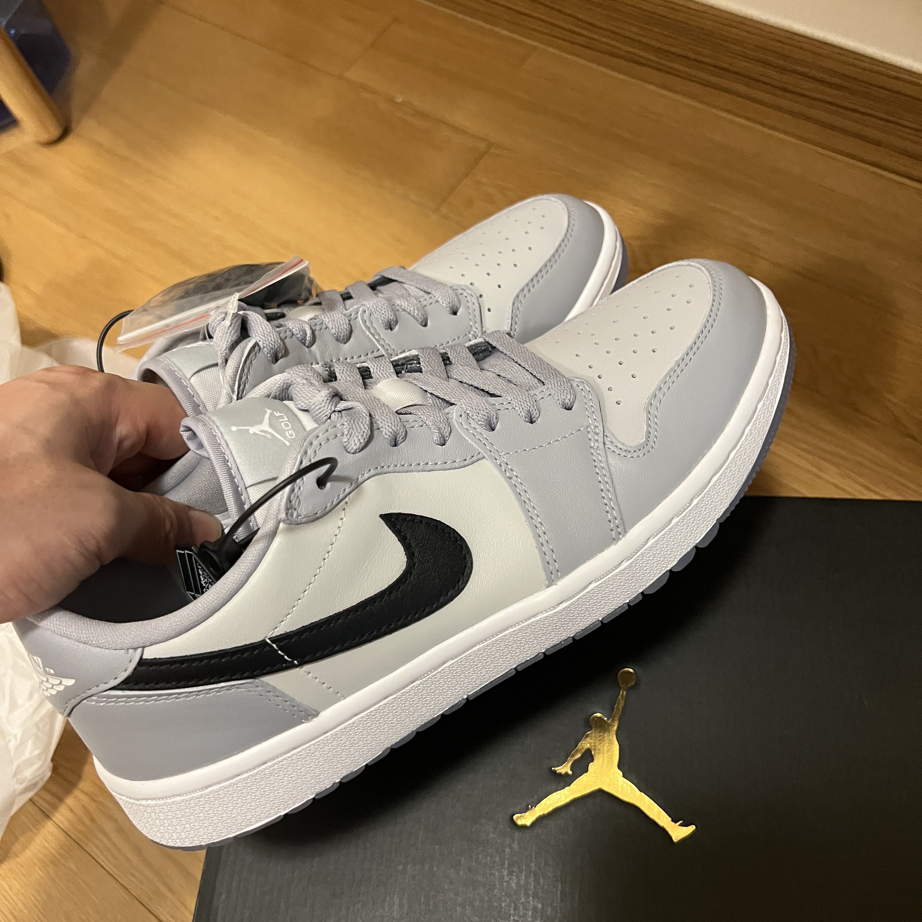 Jordan 1 Low Golf Wolf Grey 착용 스타일