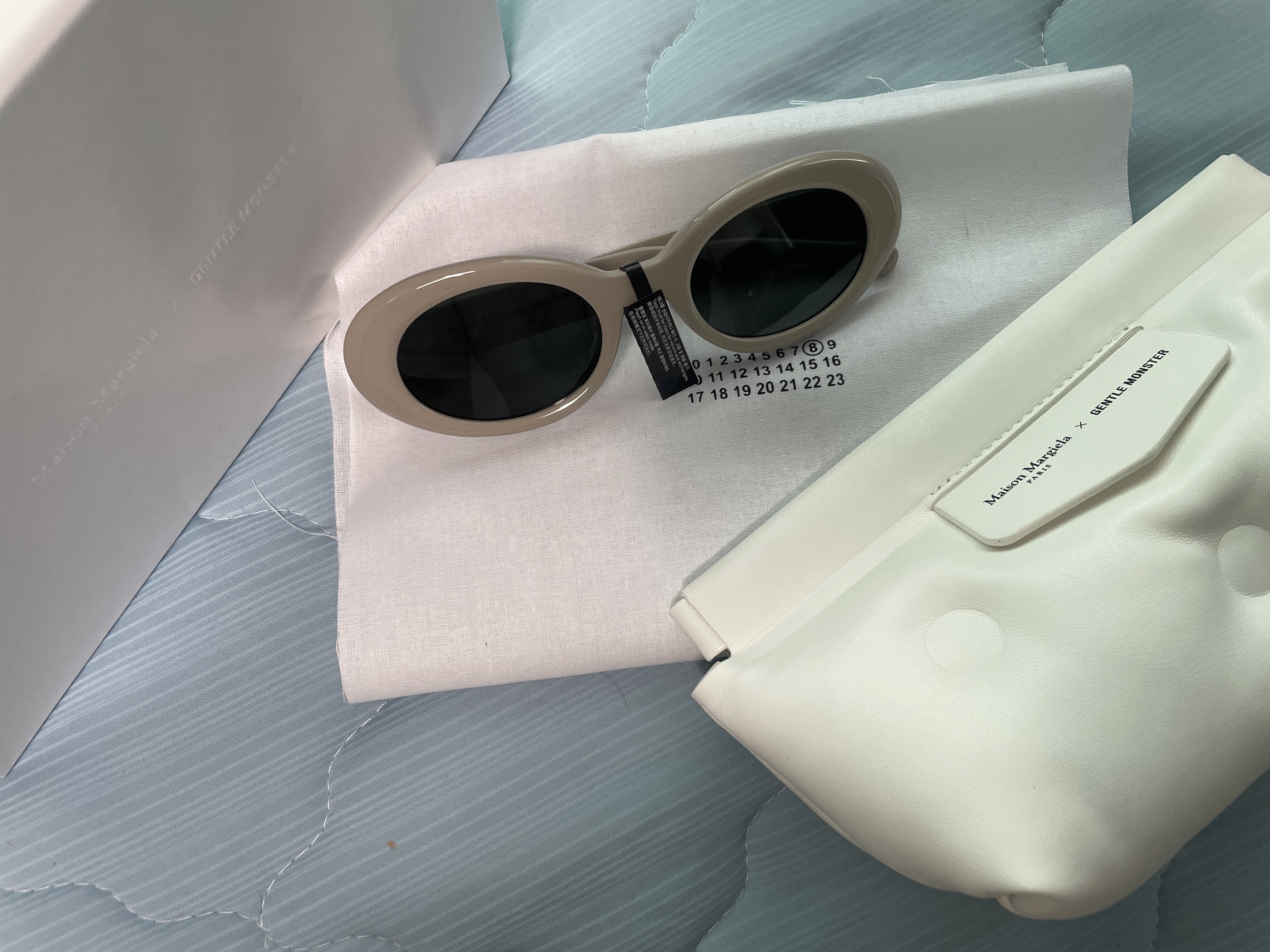 Gentle Monster x Maison Margiela MM005 Grey Black 착용 스타일
