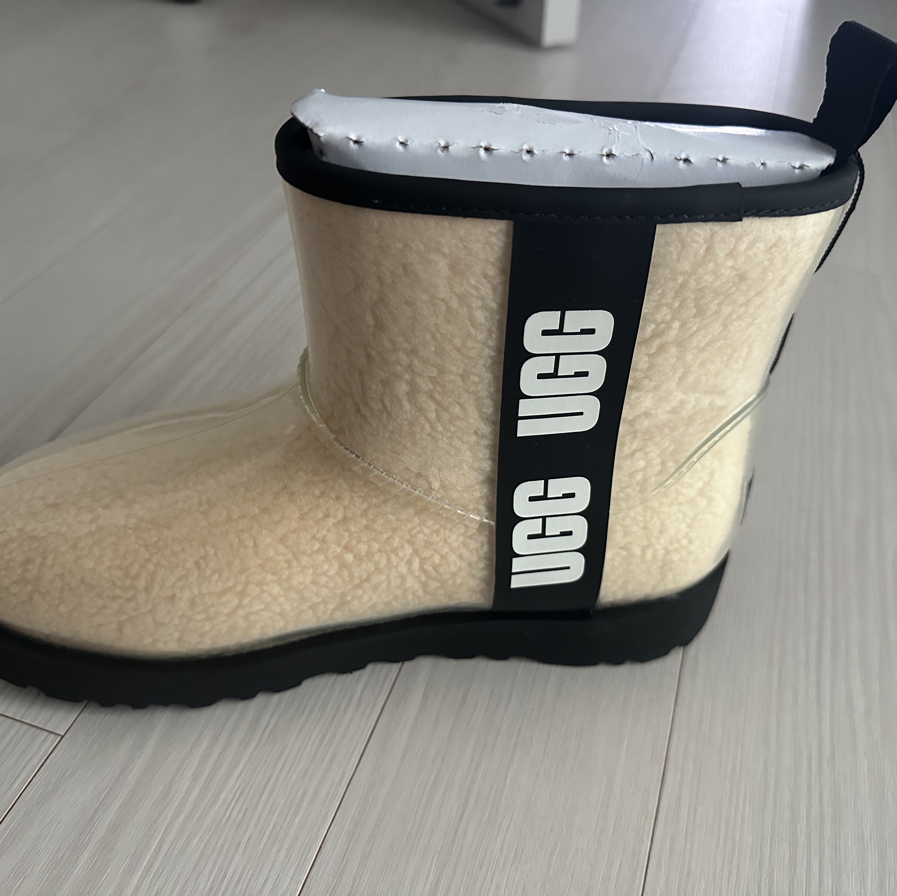 (W) UGG Classic Clear Mini Boots Natural Black 착용 스타일