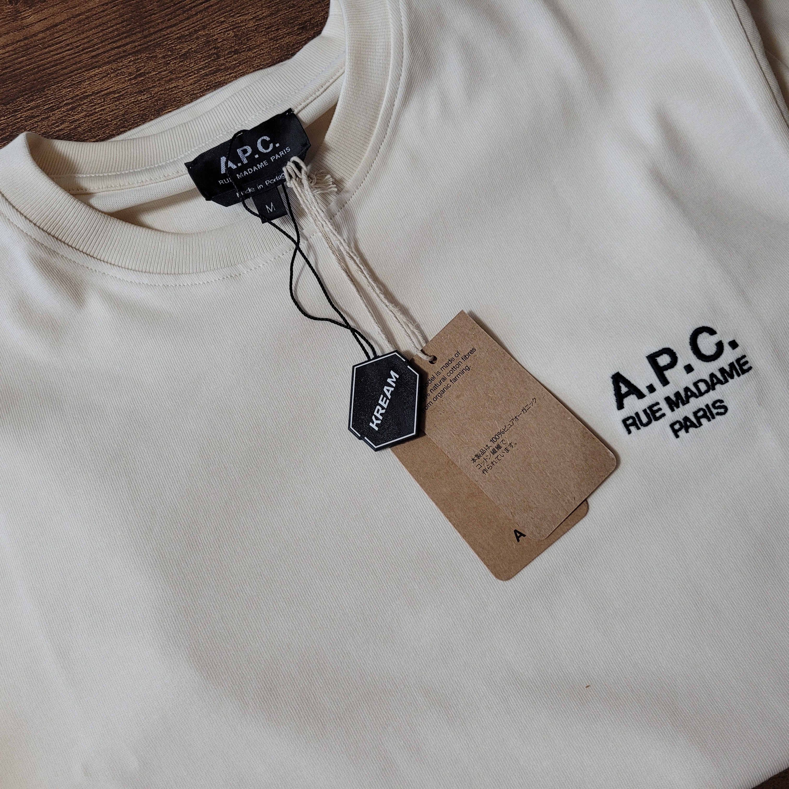 A.P.C. New Raymond T-shirt Blanc 착용 스타일 - 2