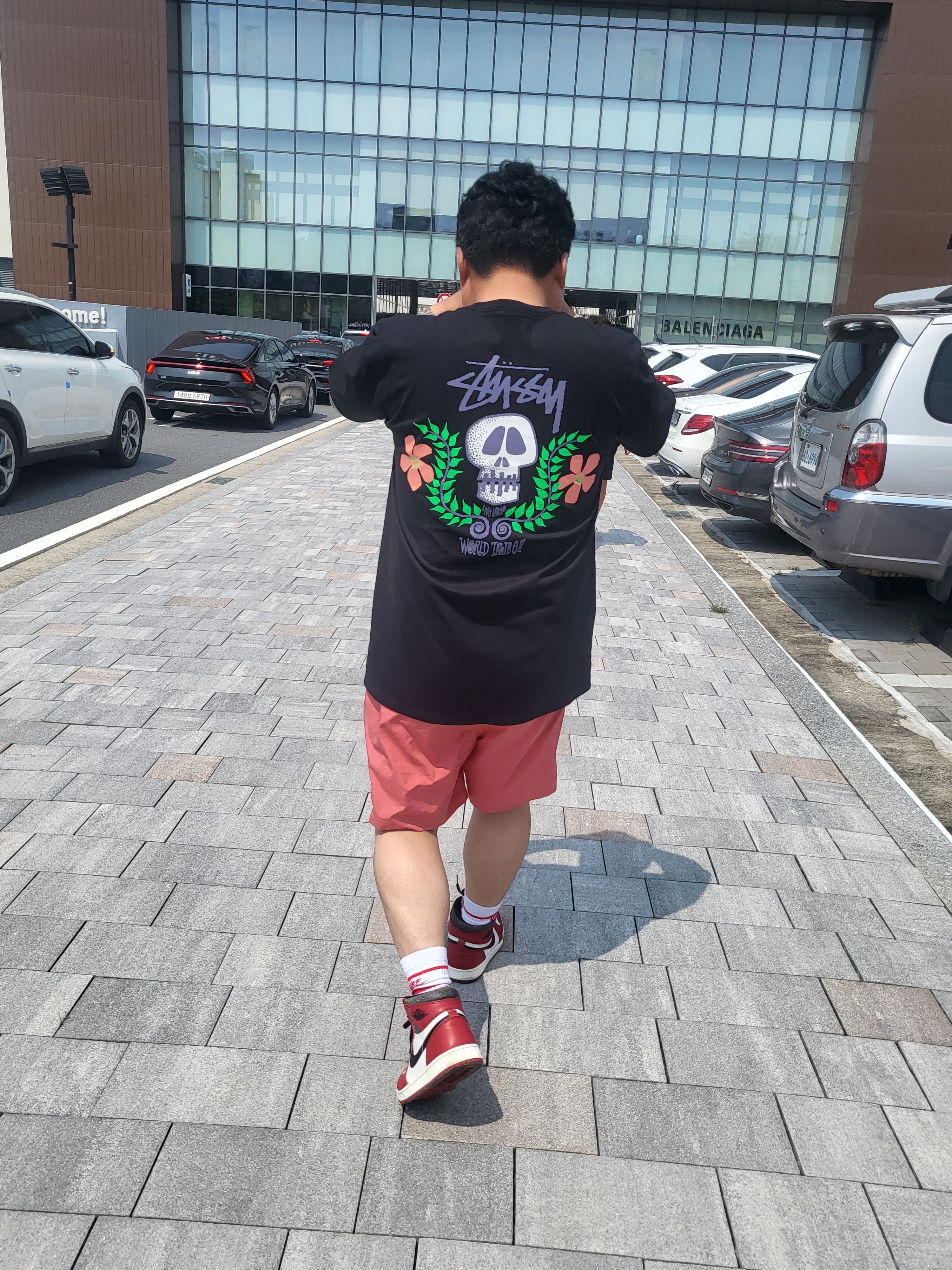 Stussy Skull Crest T-Shirt Black, Jordan 1 Retro High OG Chicago 2022 착용 스타일