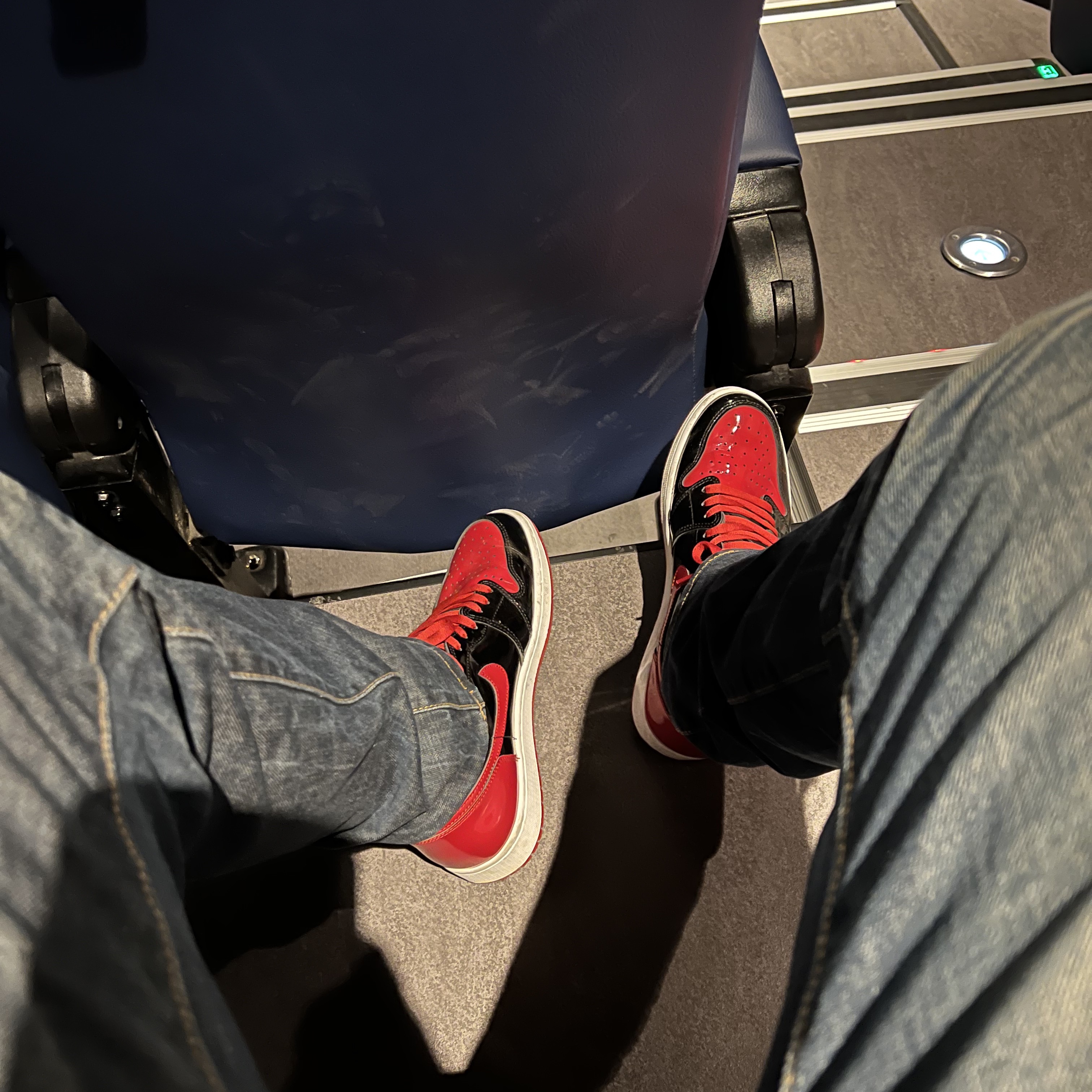 Jordan 1 Retro High OG Patent Bred 착용 스타일 - 1