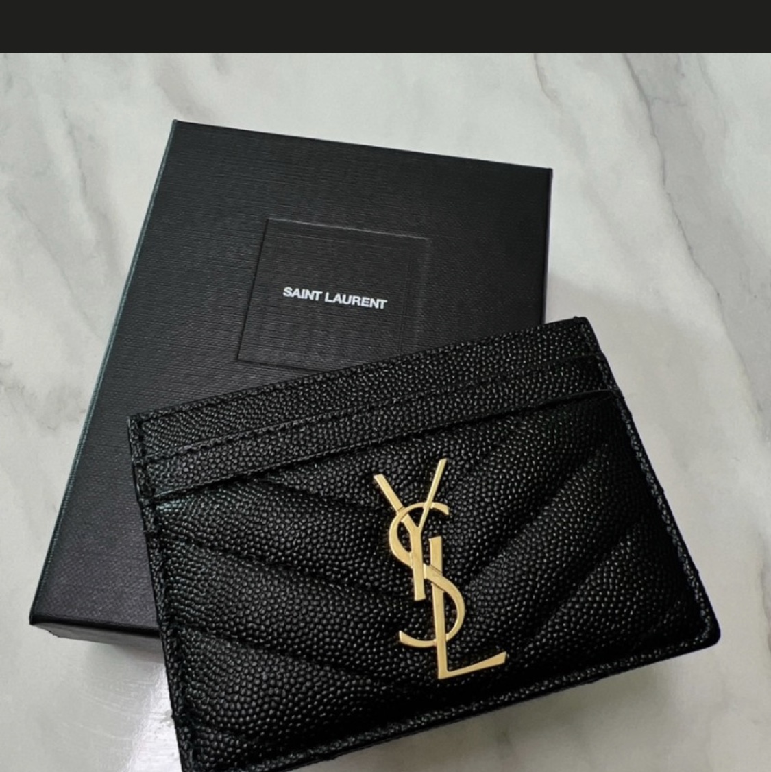 Saint Laurent Cassandre Matelasse Card Case in Grain De Poudre Embossed Leather Black 착용 스타일