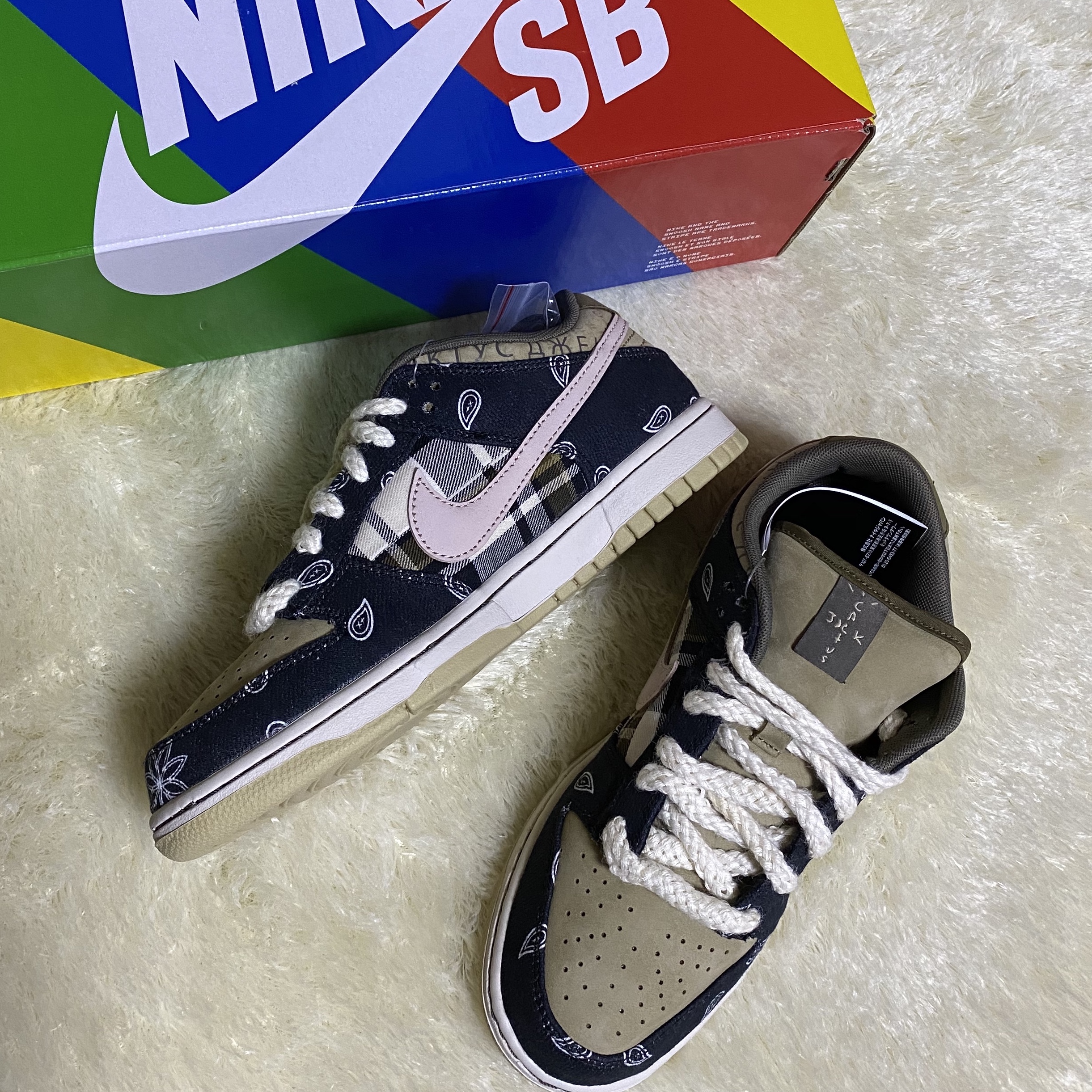 Nike x Travis Scott SB Dunk Low 착용 스타일