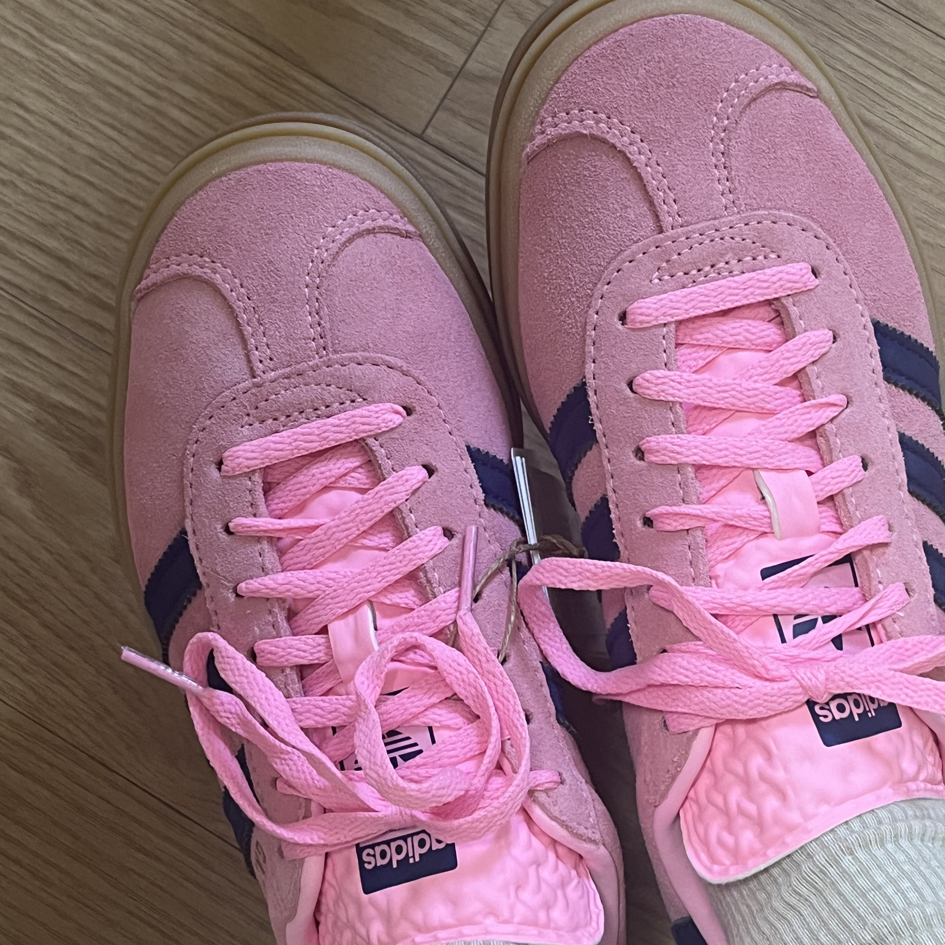 (W) Adidas Gazelle Bold Pink Glow Victory Blue 착용 스타일