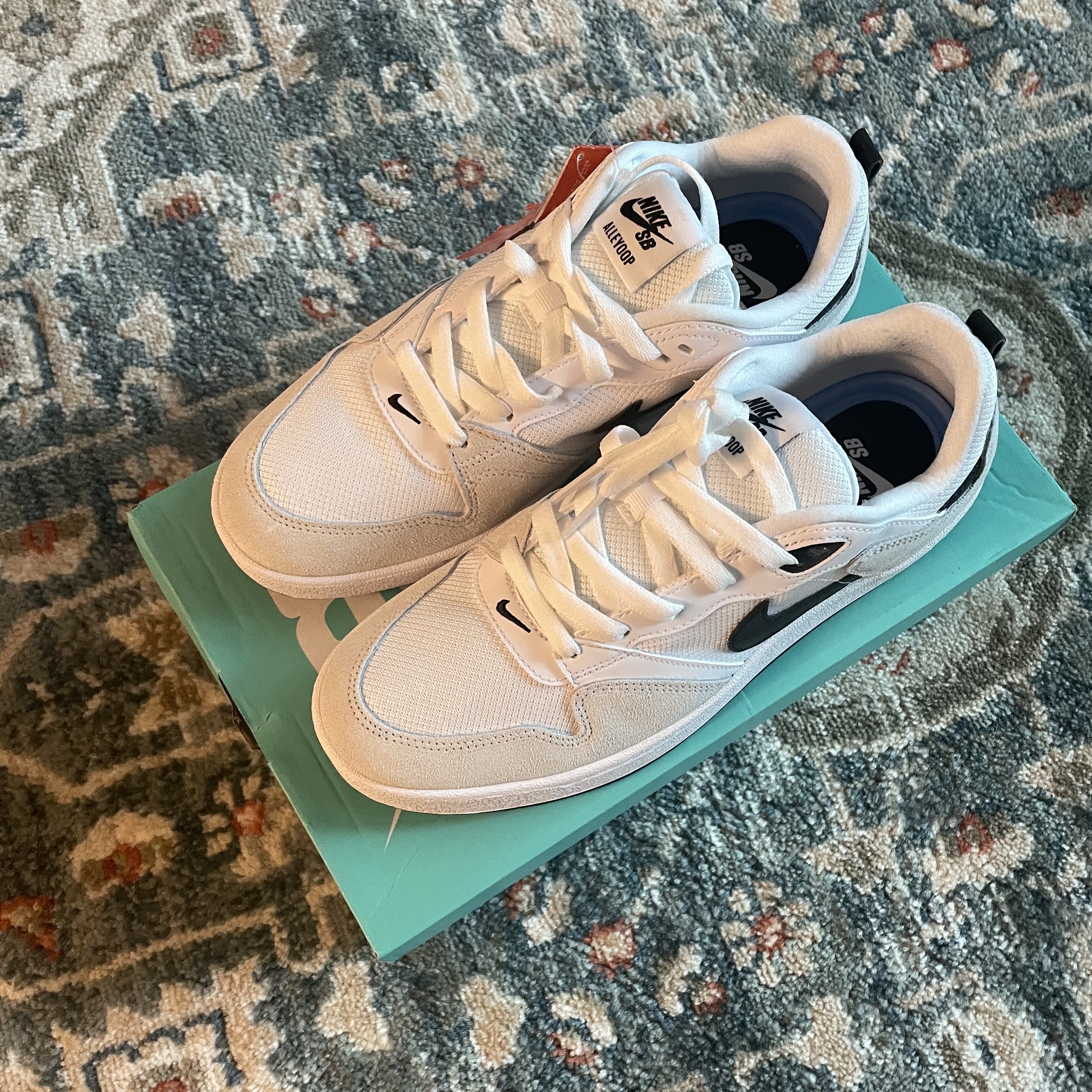Nike SB Alleyoop White Black 착용 스타일 - 1