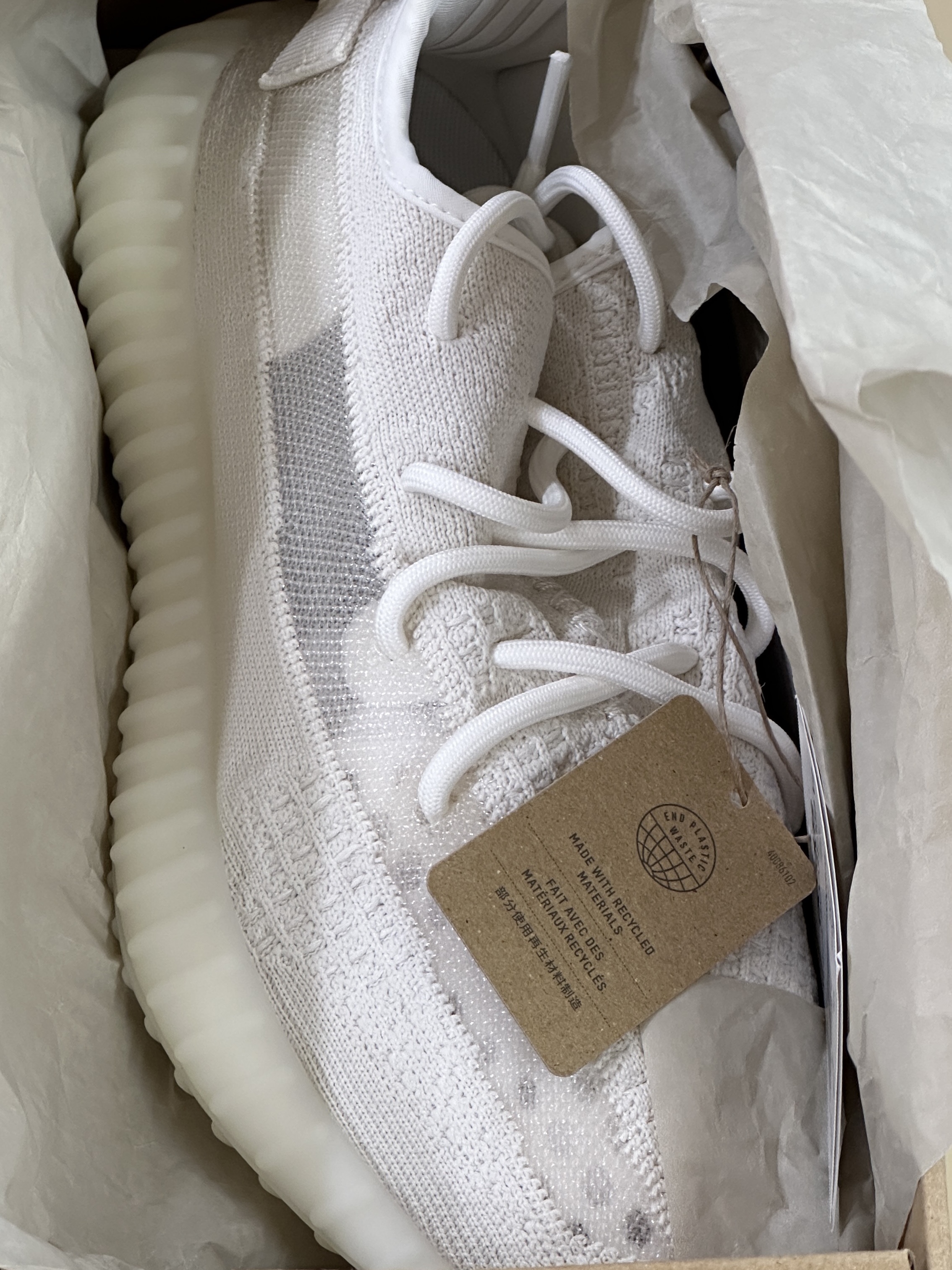 Adidas Yeezy Boost 350 V2 Bone 착용 스타일 - 5