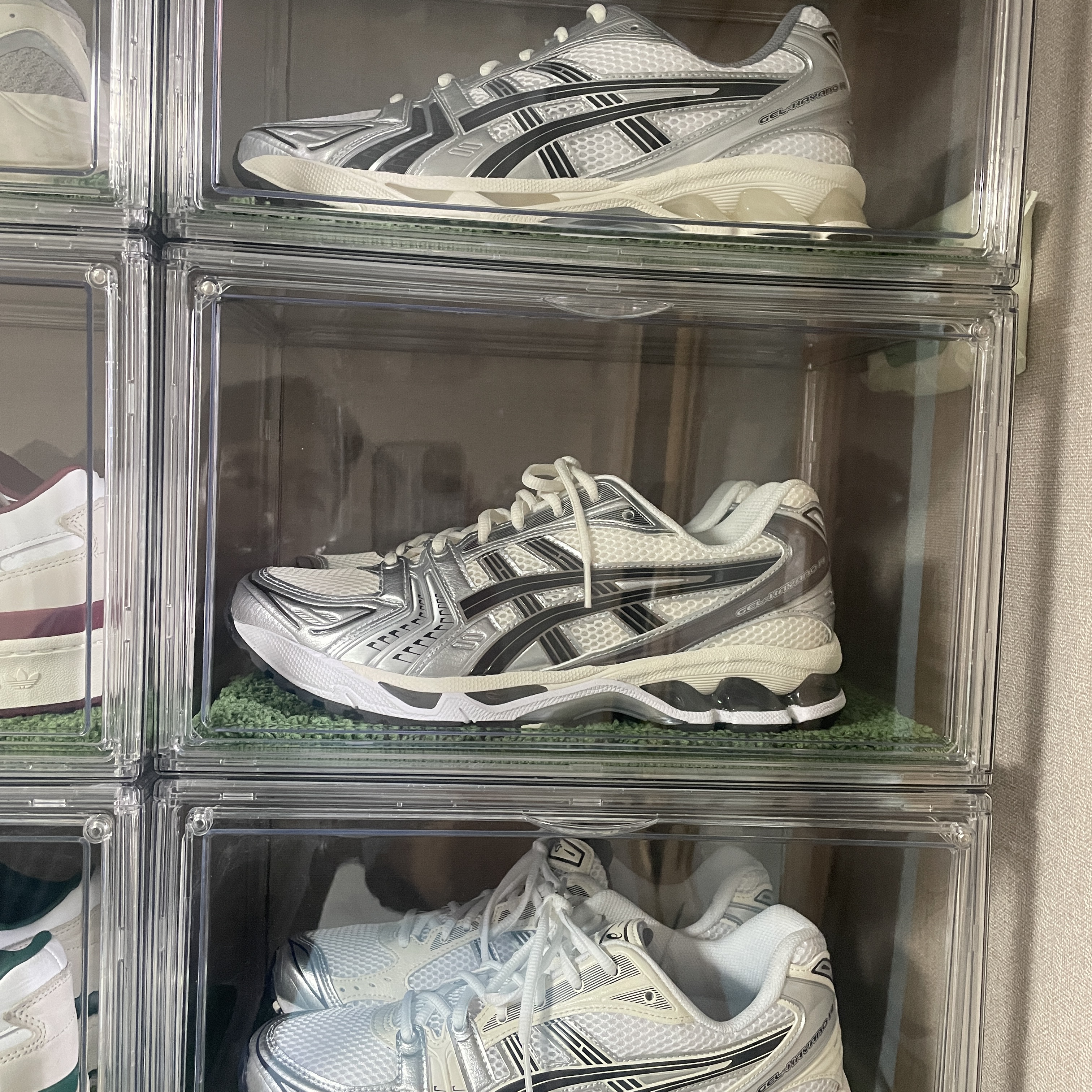 Asics Gel-Kayano 14 Cream Black, Asics x JJJJound Gel-Kayano 14 Silver Black 착용 스타일