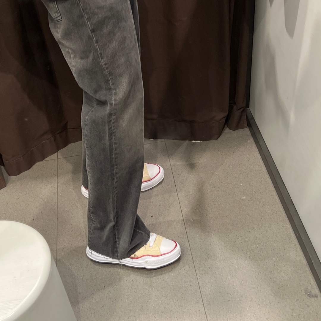 Maison Mihara Yasuhiro Peterson OG Sole Canvas Low-top Sneakers Natural 착용 스타일