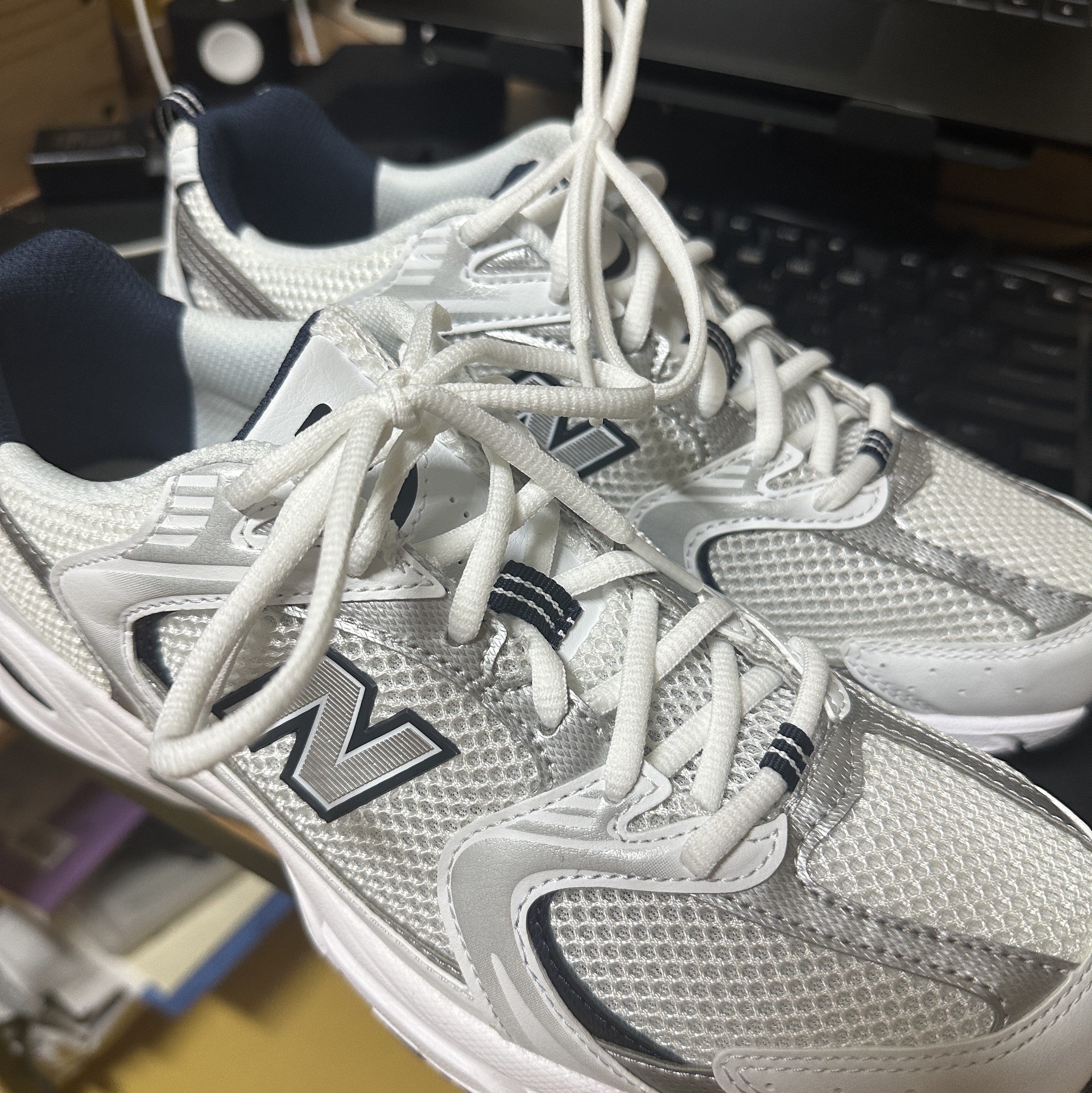 New Balance 530 White 착용 스타일