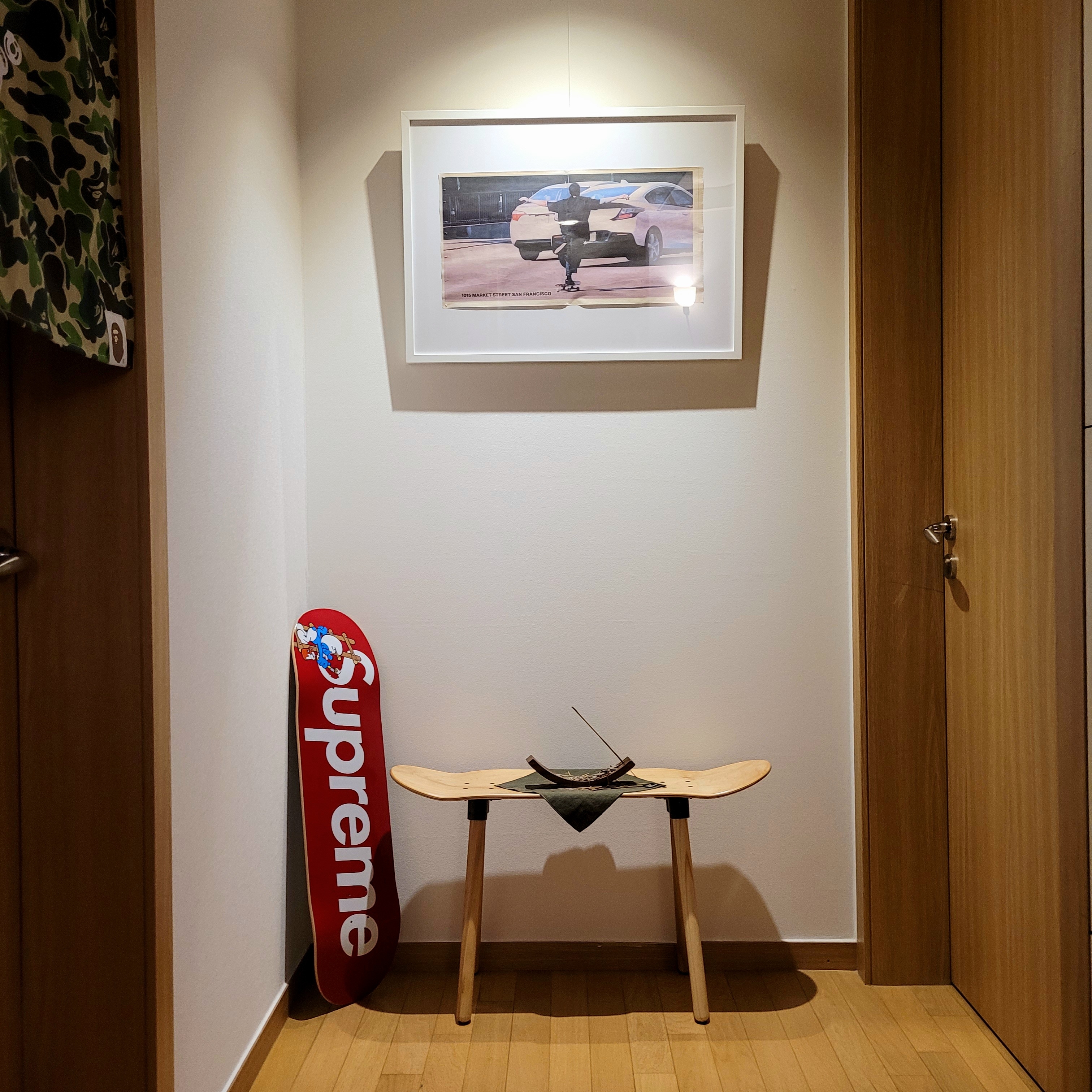 Supreme Smurf Skateboard Deck Red - 20FW 착용 스타일 - 1