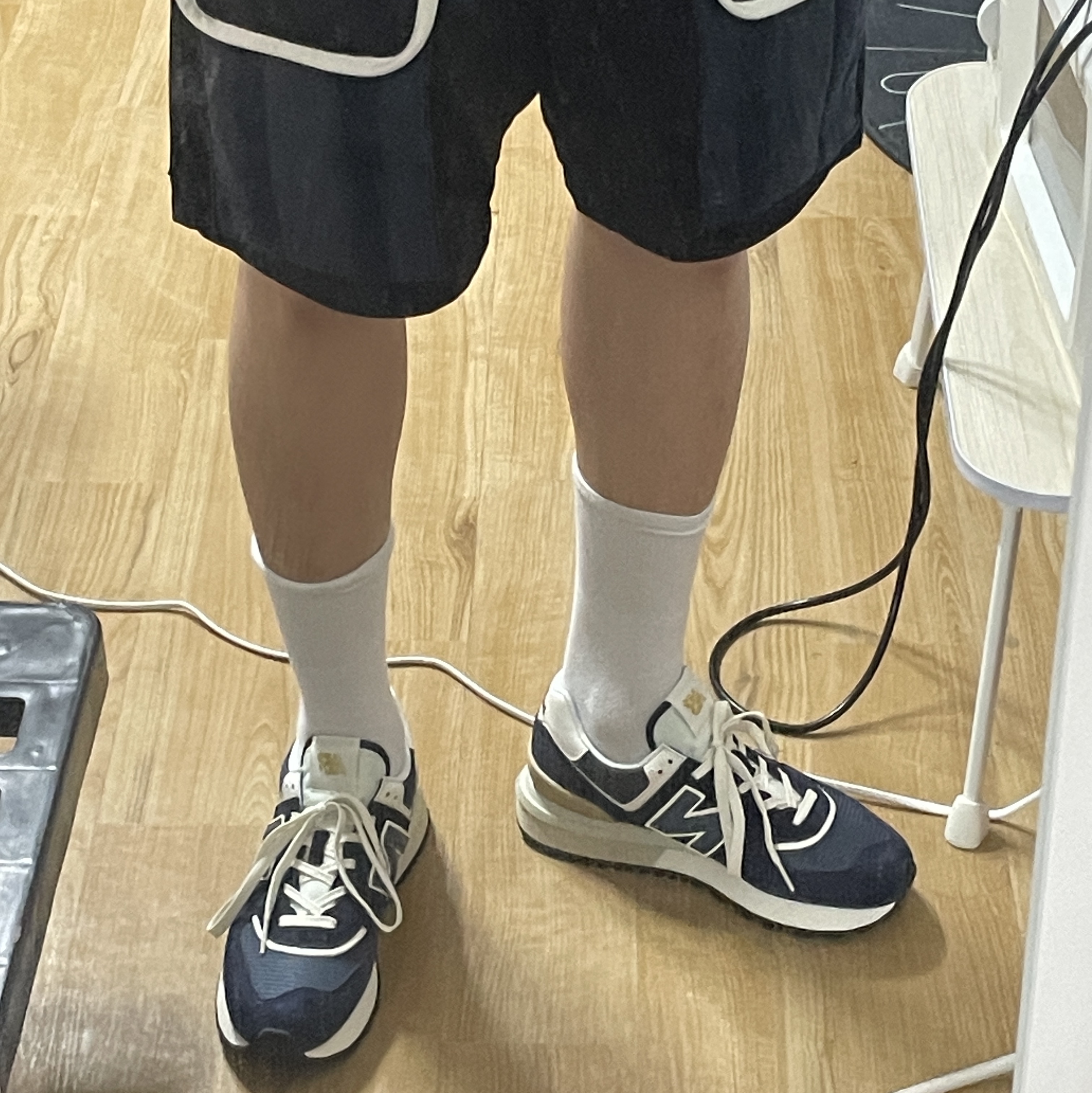 New Balance 574 Legacy Navy 착용 스타일