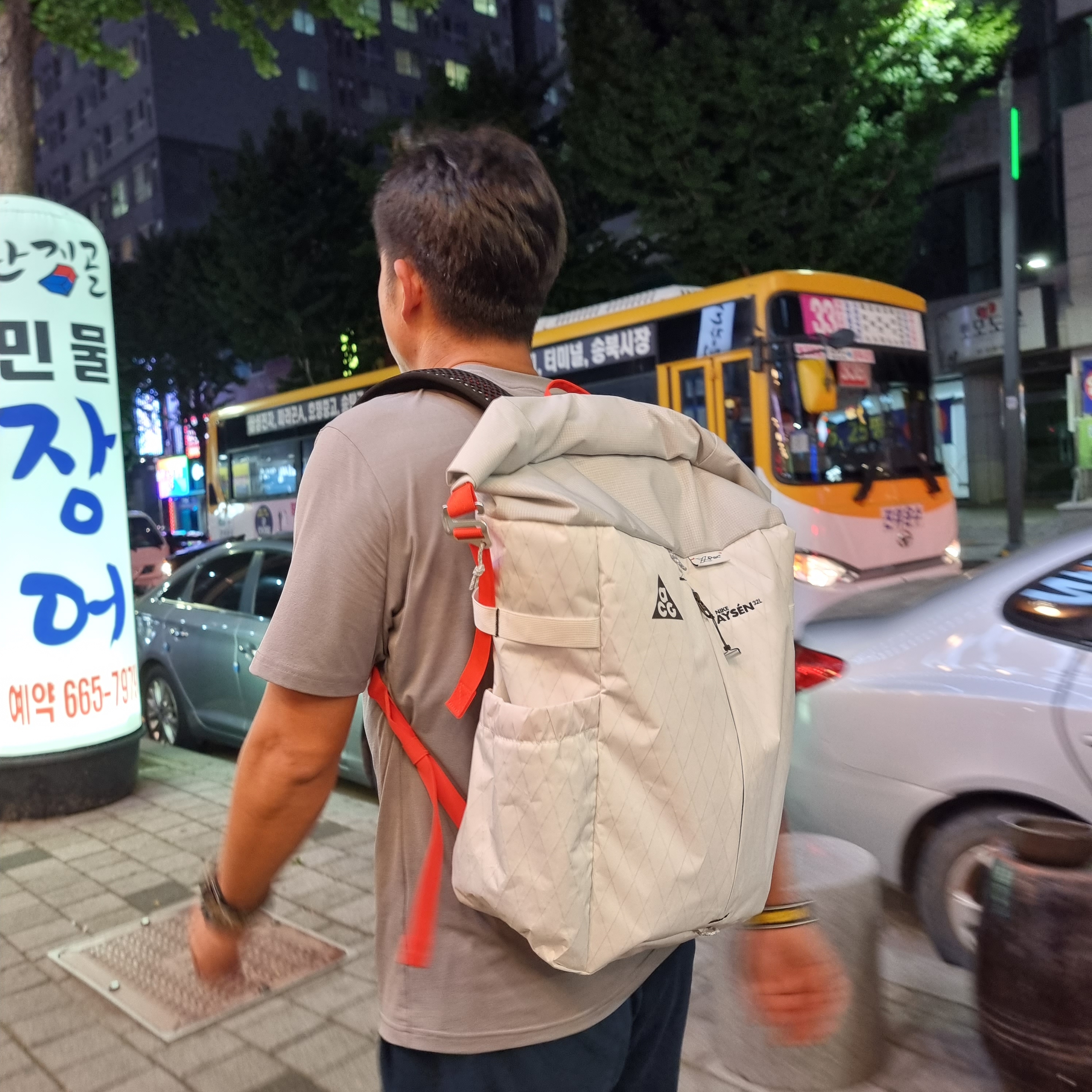 Nike ACG Aisen Daypack 32L White 착용 스타일