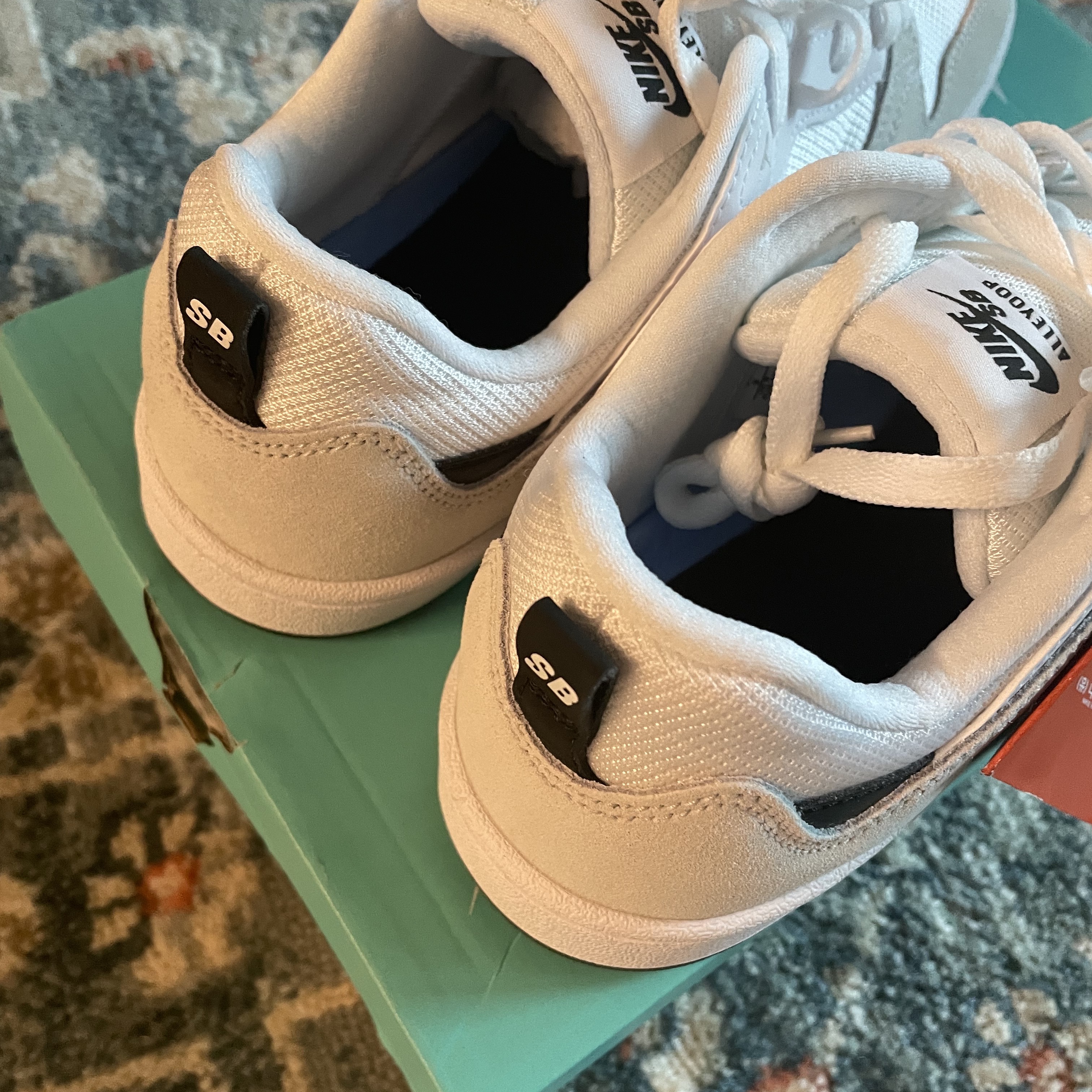 Nike SB Alleyoop White Black 착용 스타일 - 4