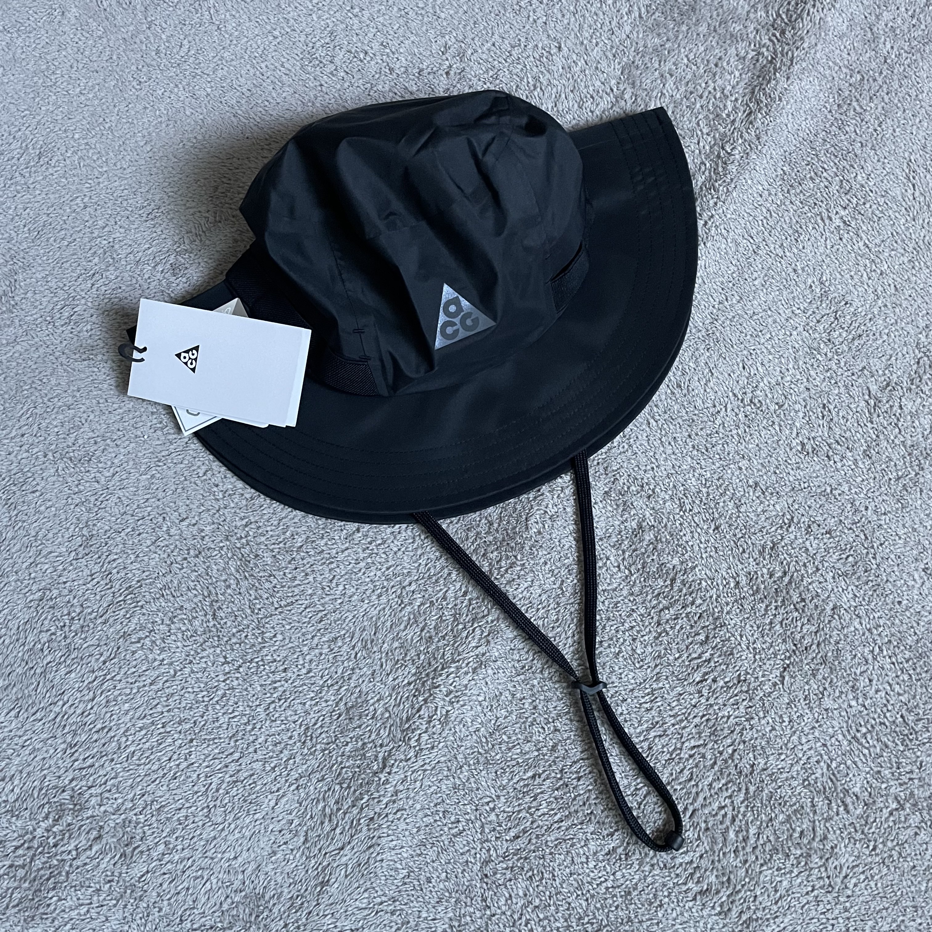 Nike ACG Apex Bucket Hat Black 착용 스타일
