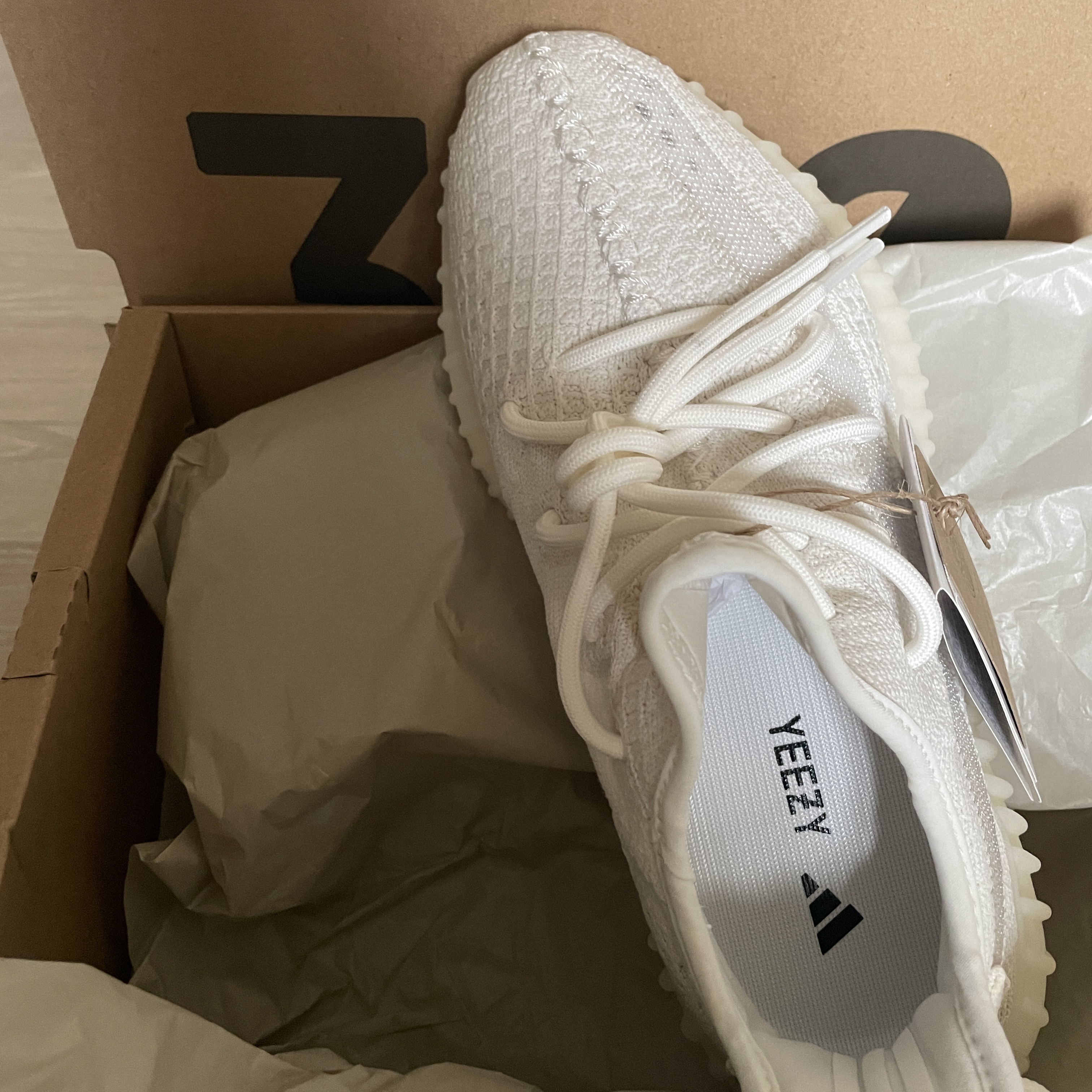 Adidas Yeezy Foam RNNR Carbon, Adidas Yeezy Boost 350 V2 Bone 착용 스타일 - 2
