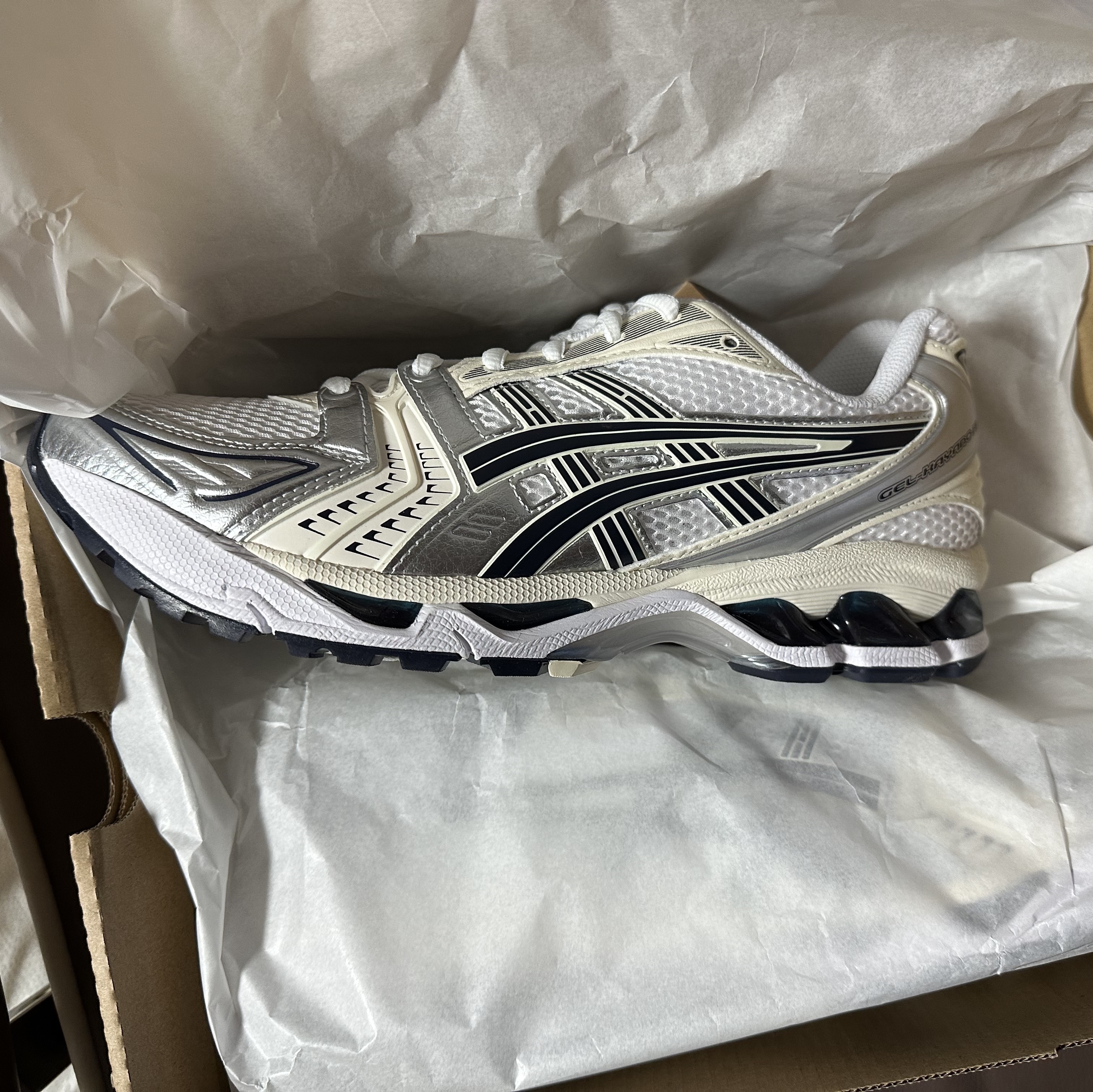 (W) Asics Gel-Kayano 14 White Midnight 착용 스타일