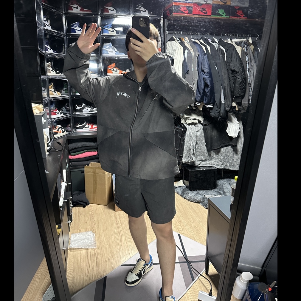 Stussy Wave Dye Beach Shell Jacket Black, Stussy Wave Dye Nylon Shorts Black 착용 스타일