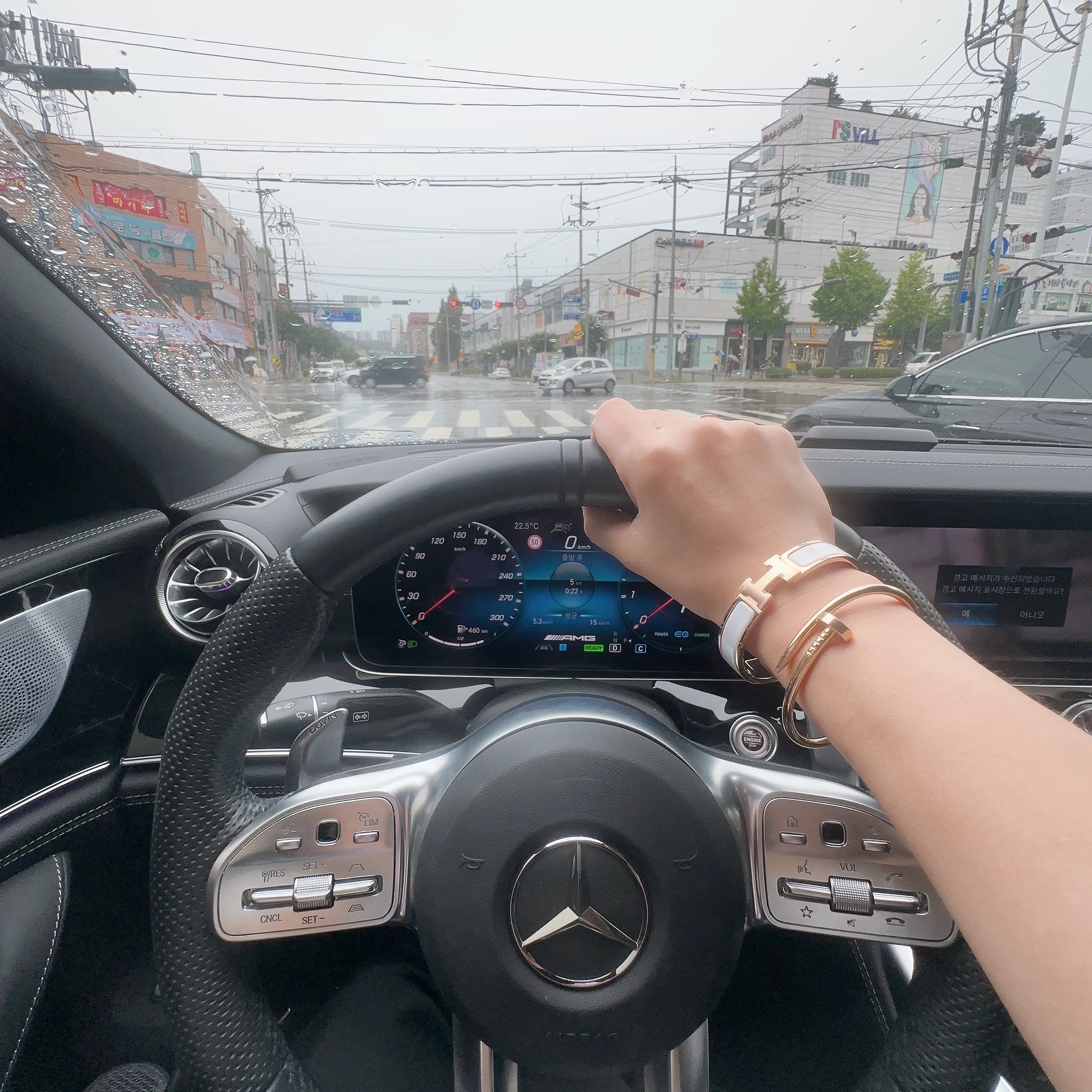 (W) Hermes Clic H Bracelet Rose Gold & Blanc 착용 스타일