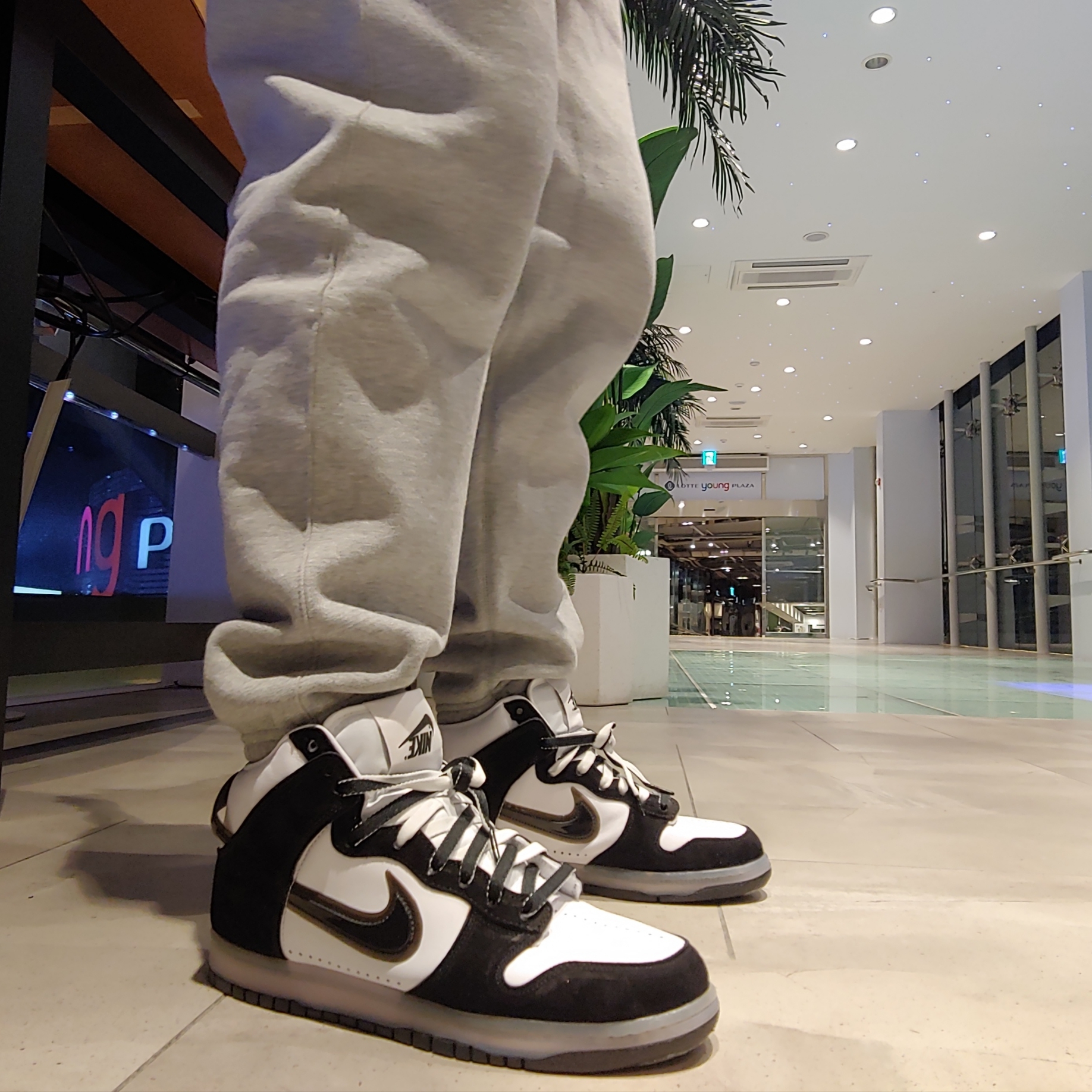 Nike x Slam Jam Dunk High SP Clear Black 착용 스타일 - 1