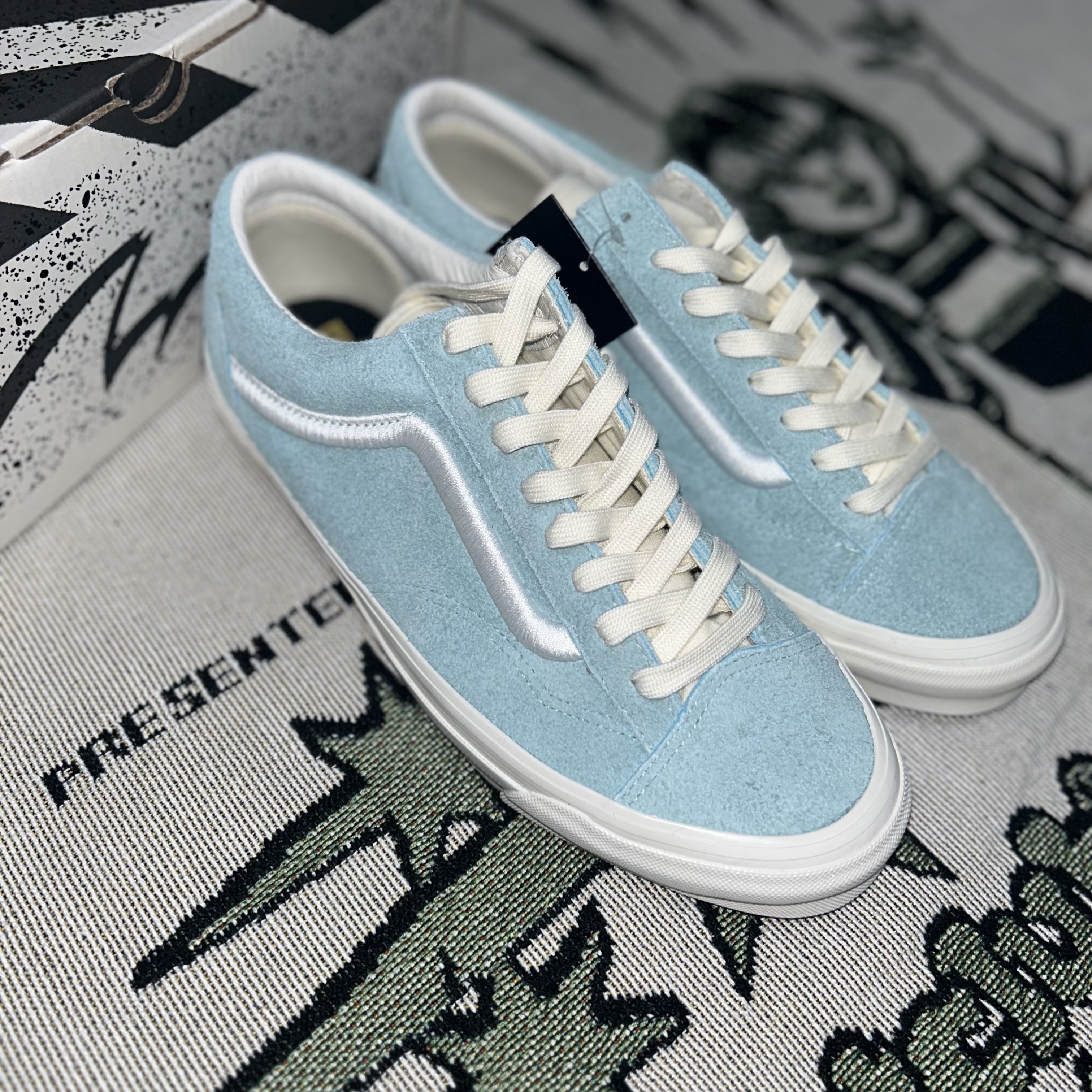 Vans Vault OG Style 36 LX Cooperstown Canal Blue 착용 스타일 - 2