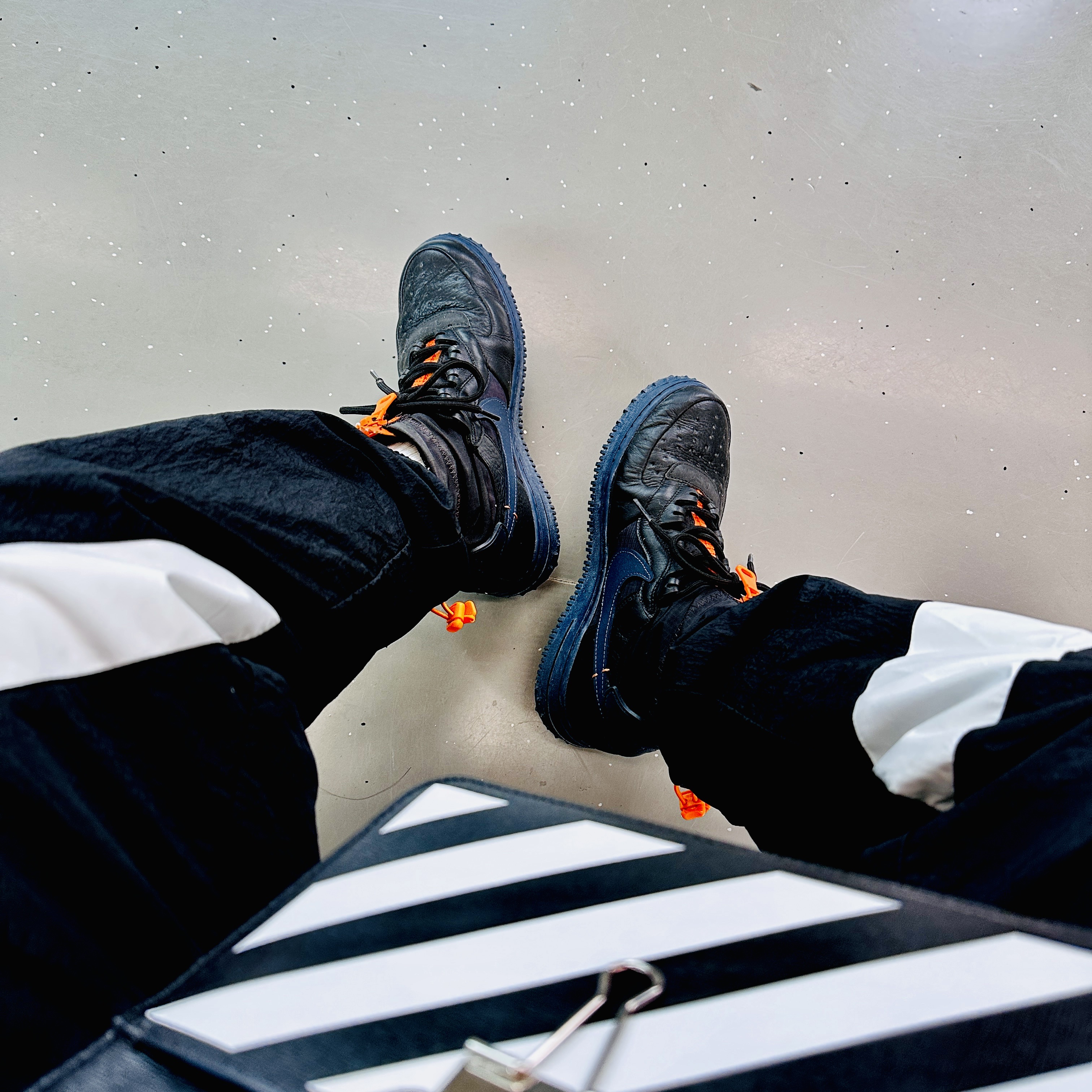 Nike Air Force 1 Winter Gore-Tex Black 착용 스타일 - 2