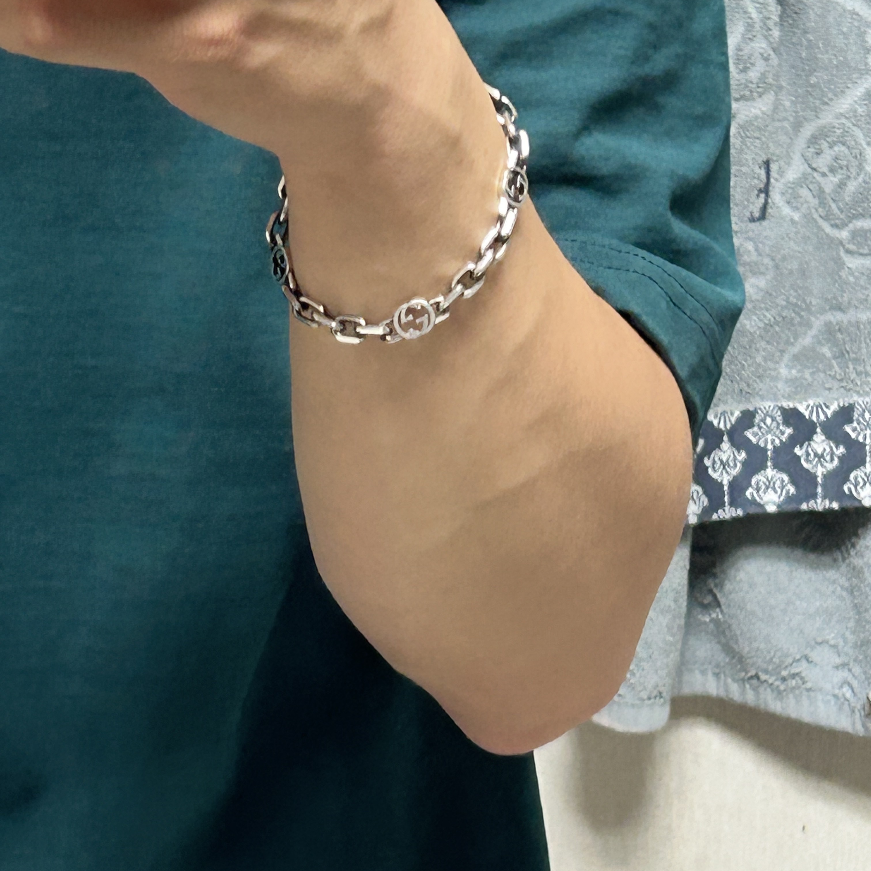 Gucci Interlocking G Bracelet Silver 착용 스타일