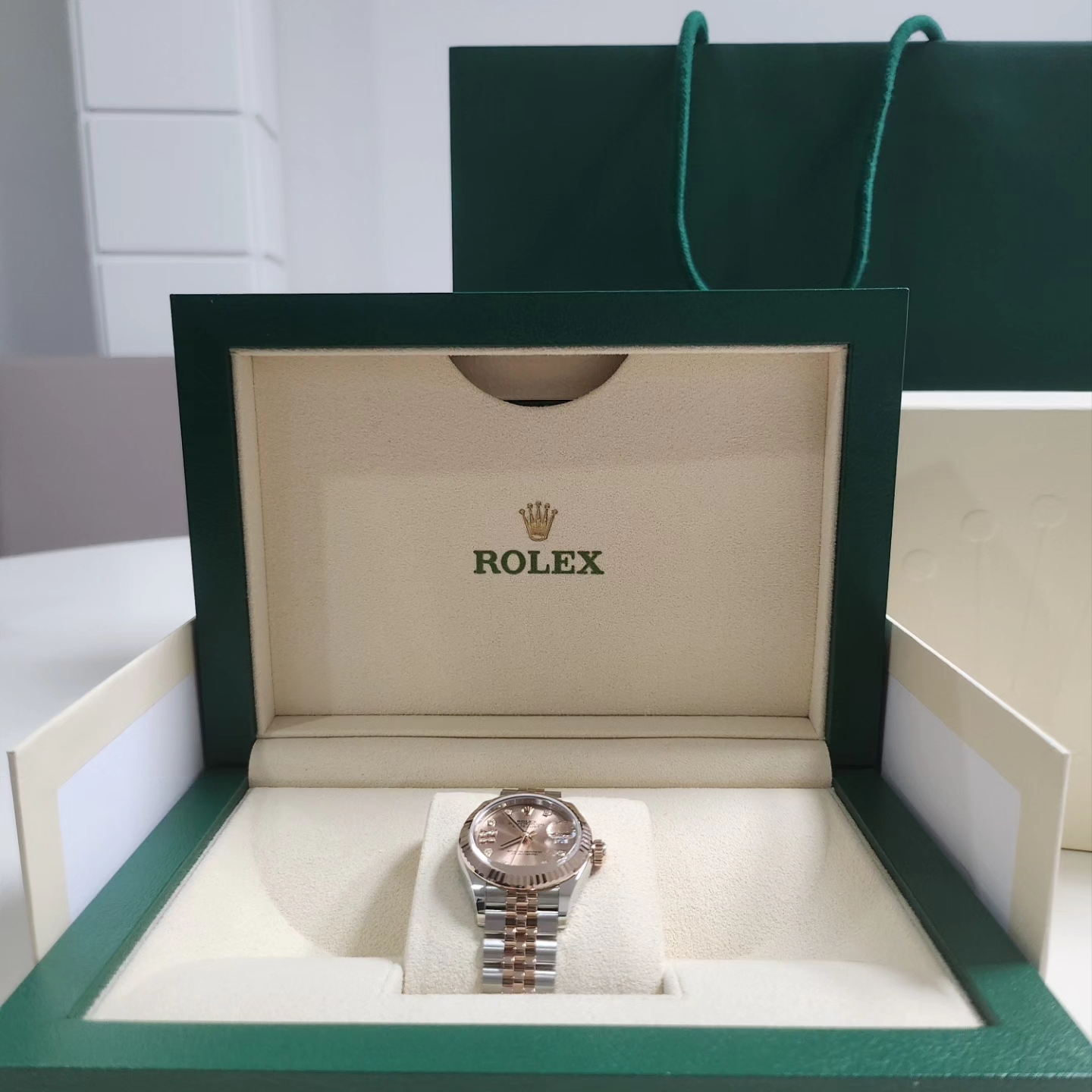 Rolex Lady-Datejust 28mm 279171 Rose Star Diamond-Set Jubilee 착용 스타일