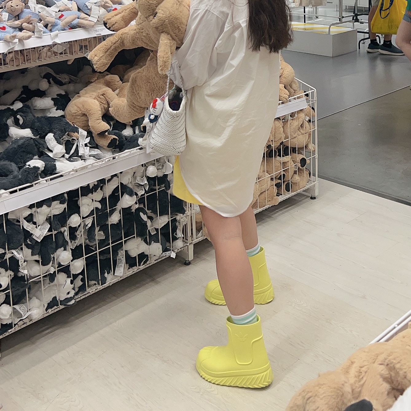 (W) Adidas Adifom Superstar Boot Pulse Yellow 착용 스타일
