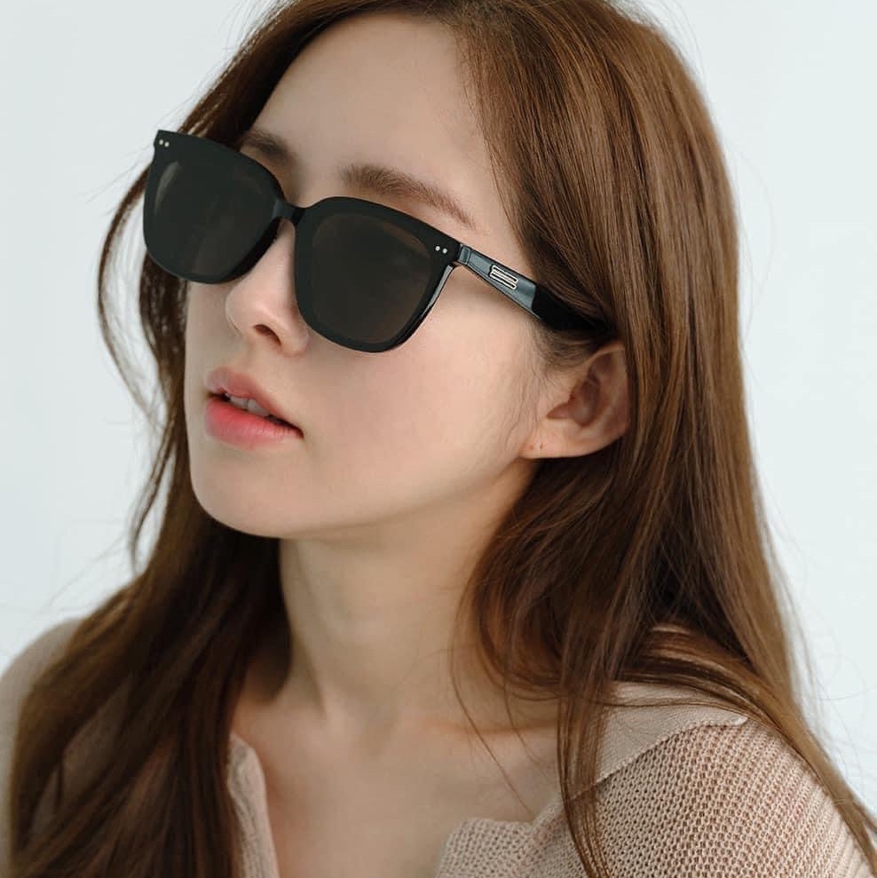 Gentle Monster Heizer 01 Black 착용 스타일 - 2