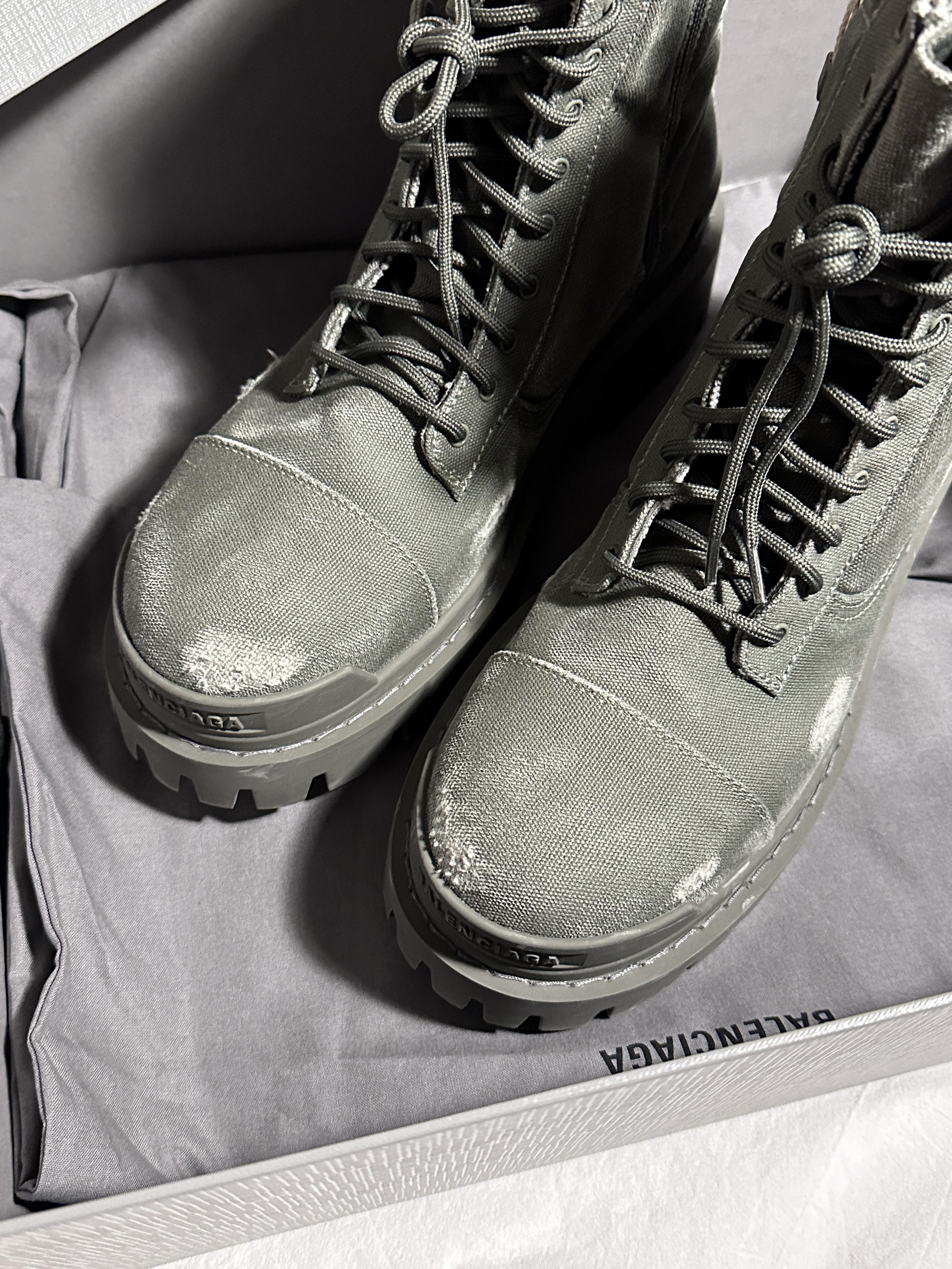 Balenciaga Combat Strike 20mm Boot Kaki, Farfromwhat Far Round Cargo Pants Black 착용 스타일 - 5