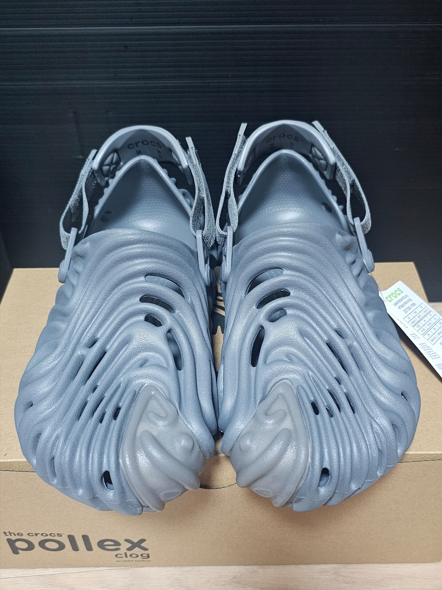 Crocs x Salehe Bembury Pollex Clog Niagara 착용 스타일 - 1