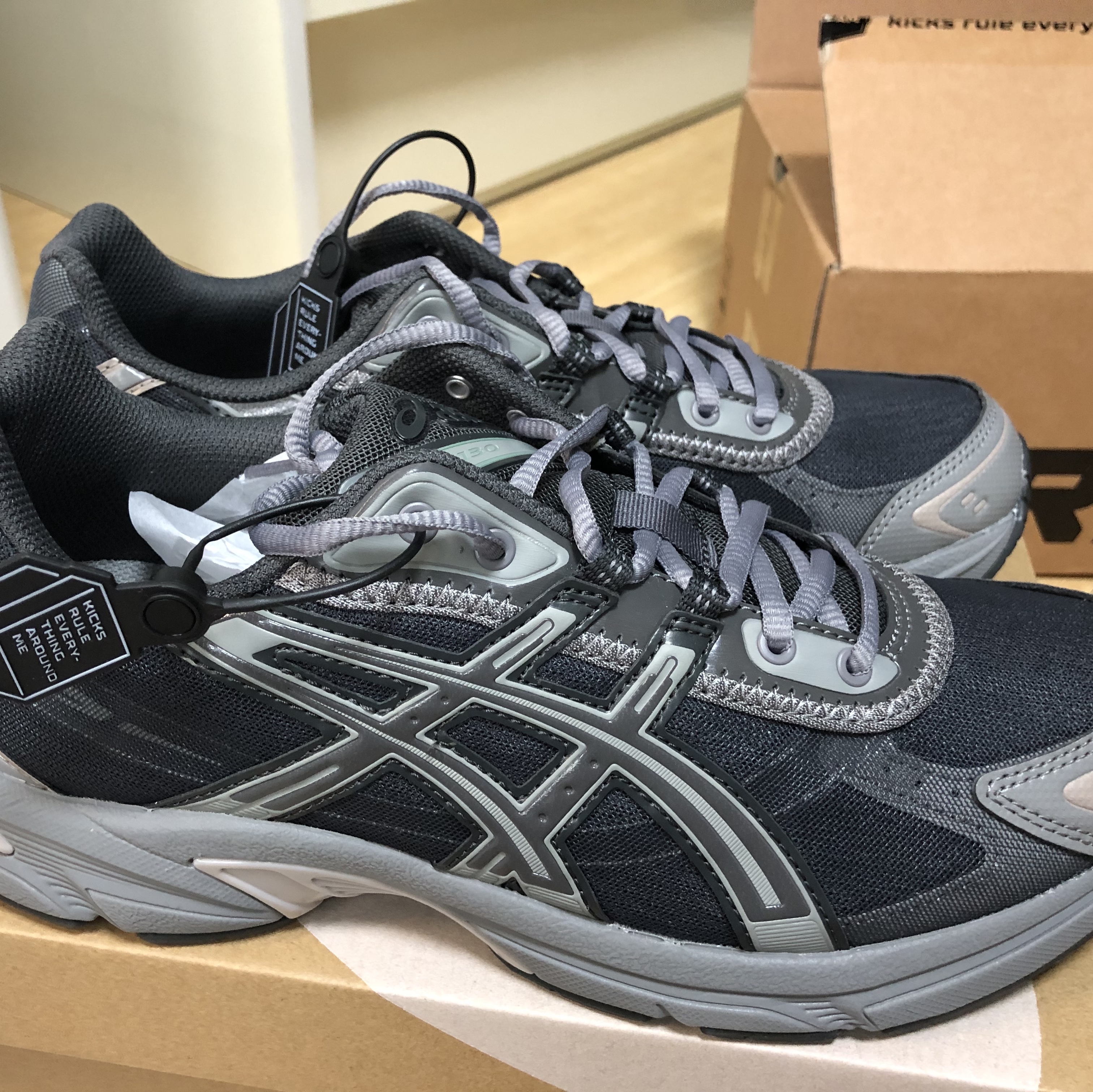 Asics Gel-1130 RE Obsidian Grey 착용 스타일 - 2