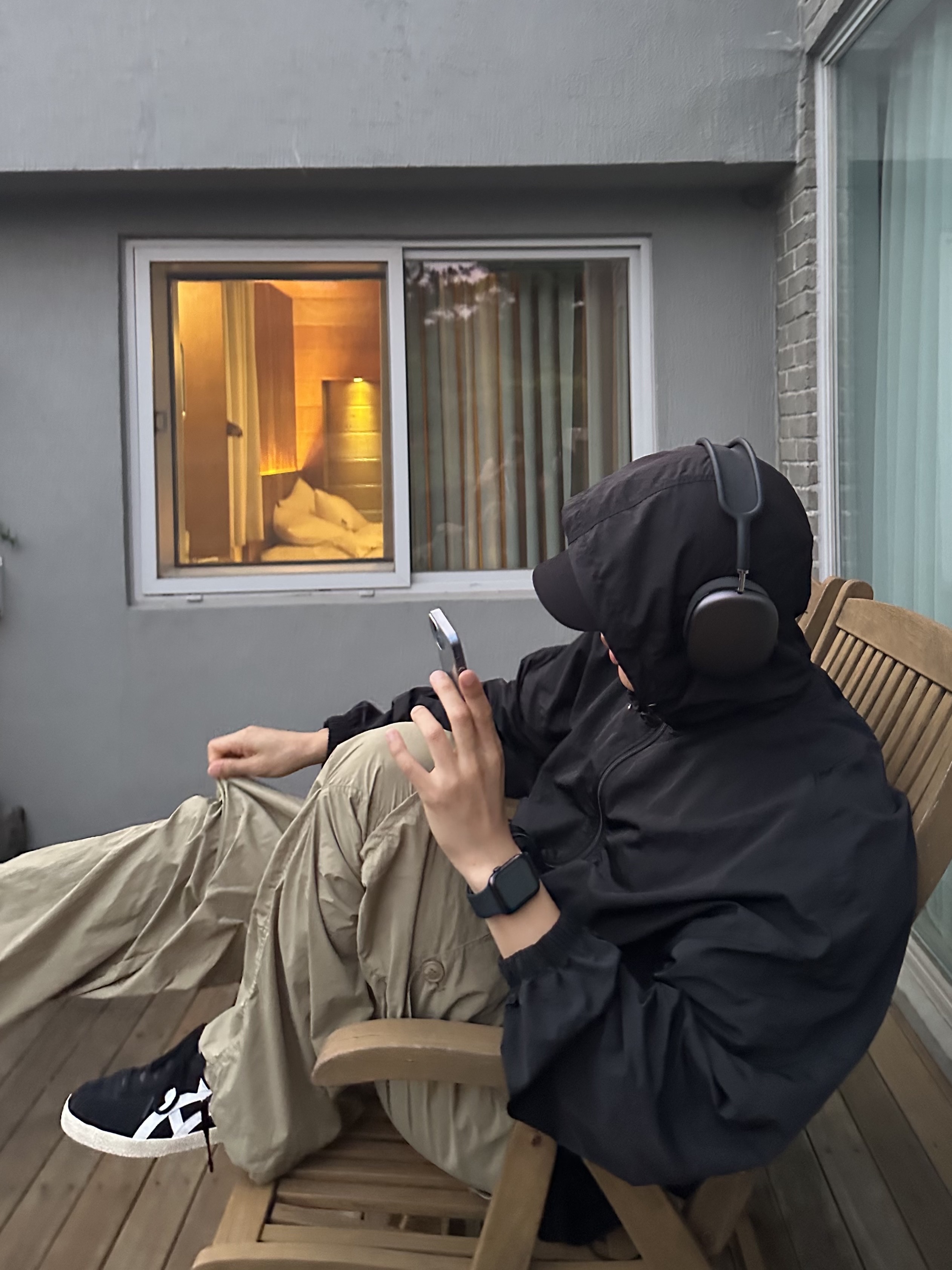 Apple AirPods Max Lightning Space Gray (Korean Ver.), Onitsuka Tiger Mexico Deligation Black White 착용 스타일 - 2