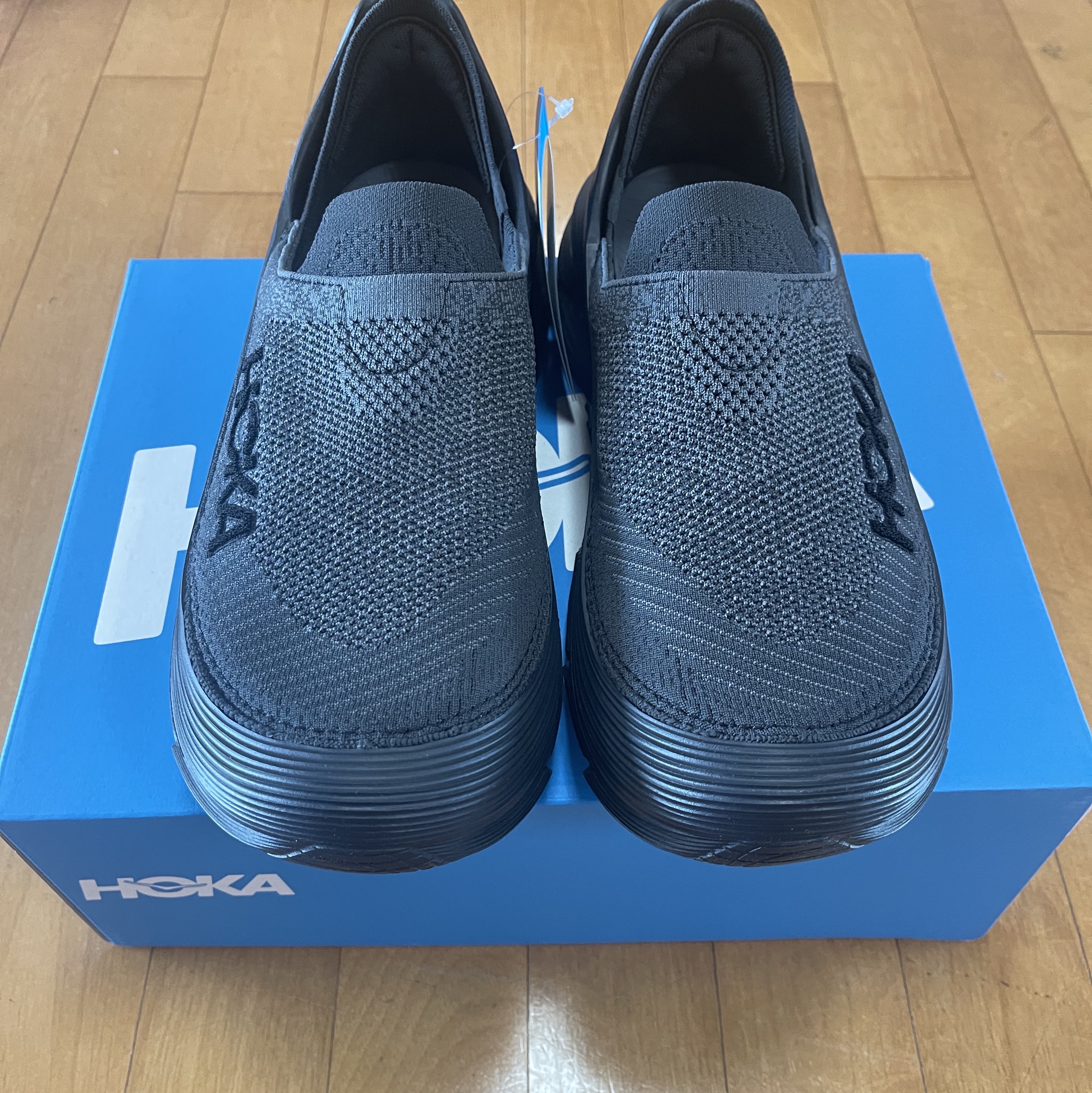 Hoka Restore TC Black 착용 스타일 - 1