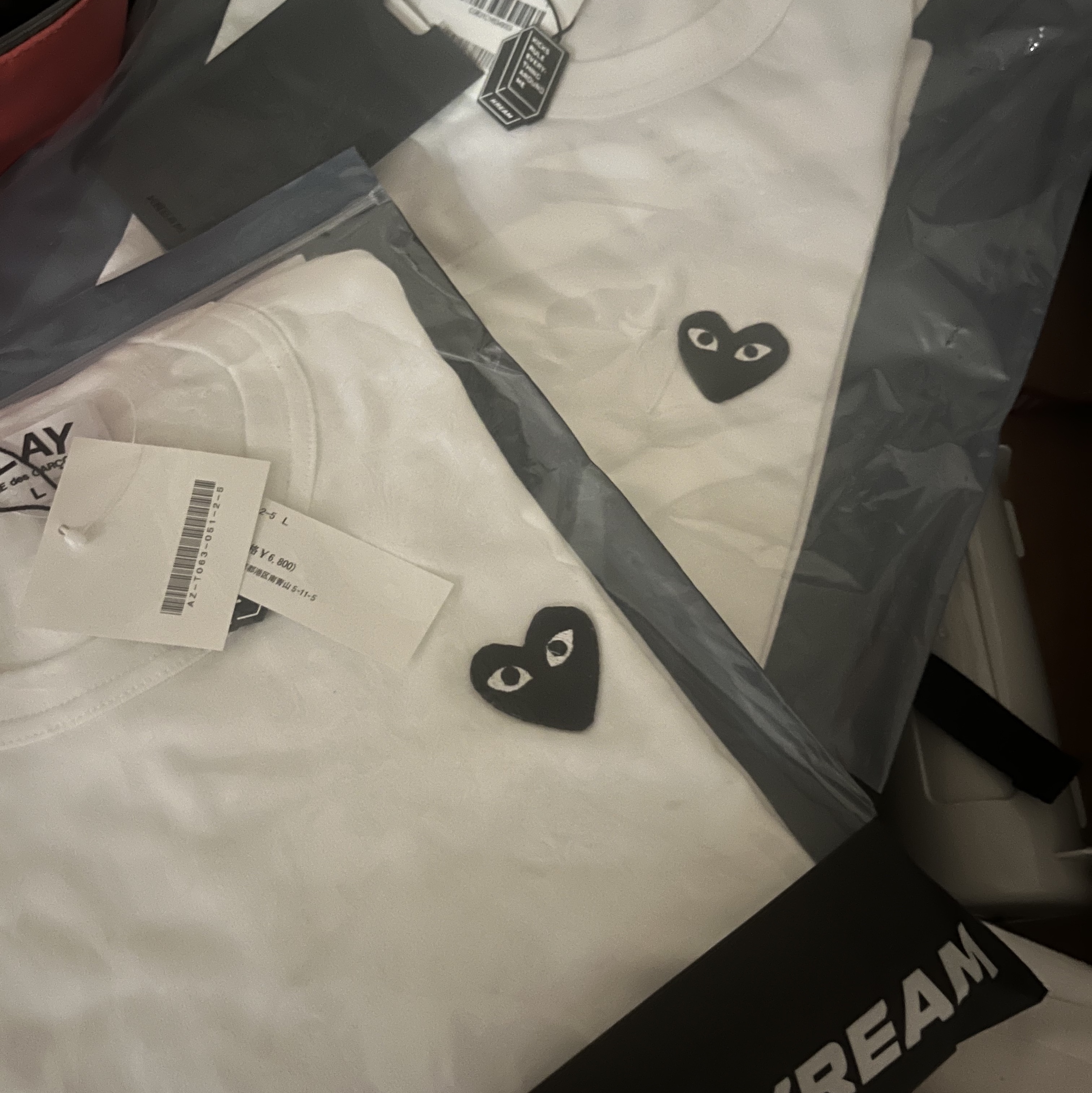 (W) Play Comme des Garcons Black Heart T-Shirt White 착용 스타일