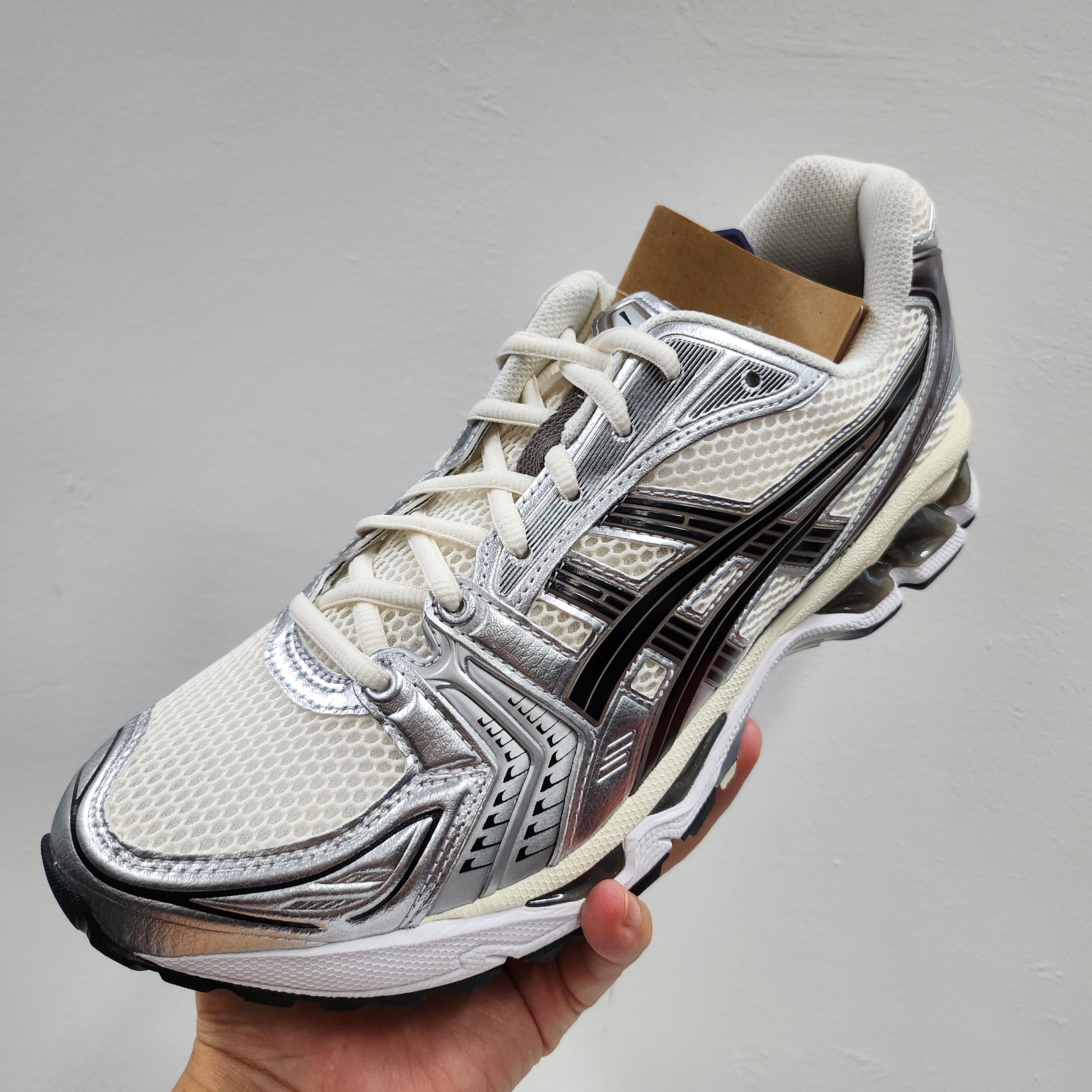 Asics Gel-Kayano 14 Cream Black 착용 스타일 - 3
