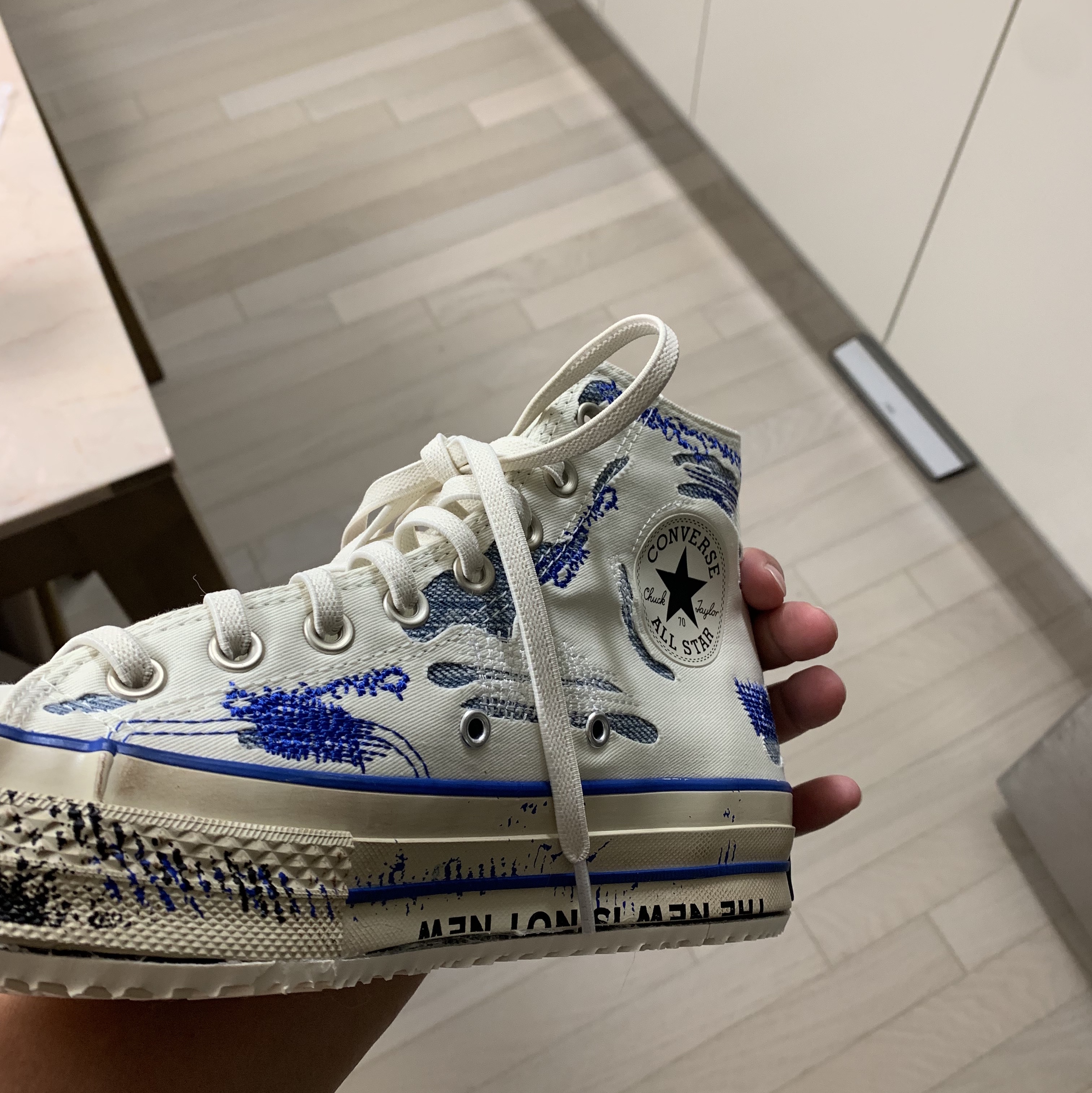 Converse x Ader Error Chuck 70 High White 착용 스타일 - 4